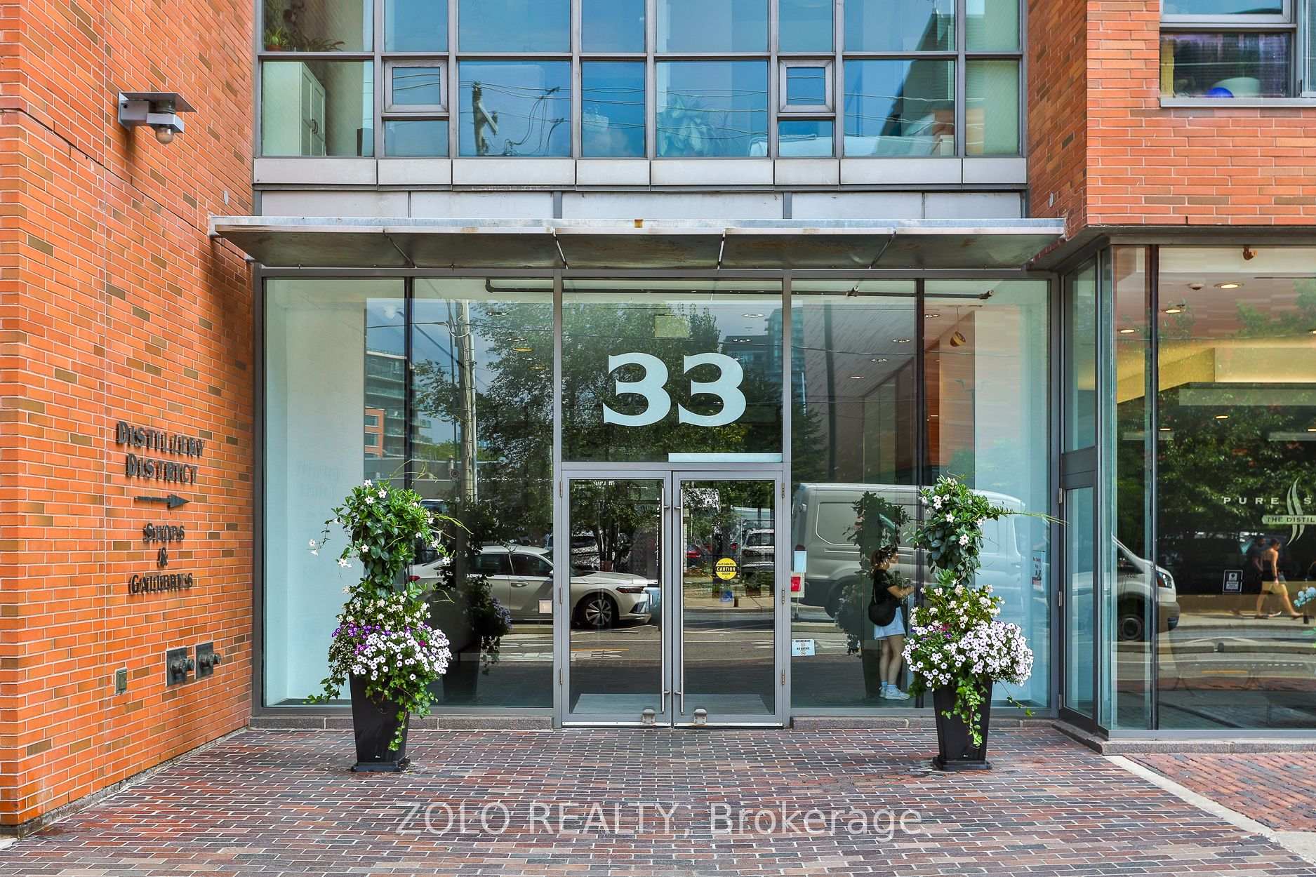 Photo 2 of Unit 901, 33 Mill Street, Toronto, Waterfront Communities — HOMEH