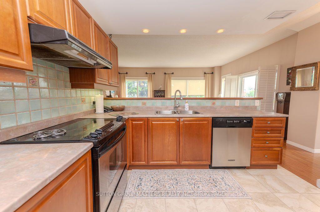 Photo 15 of Unit 112, 350 Wellington Street, Kingston, East of Sir John A. Blvd — HOMEH