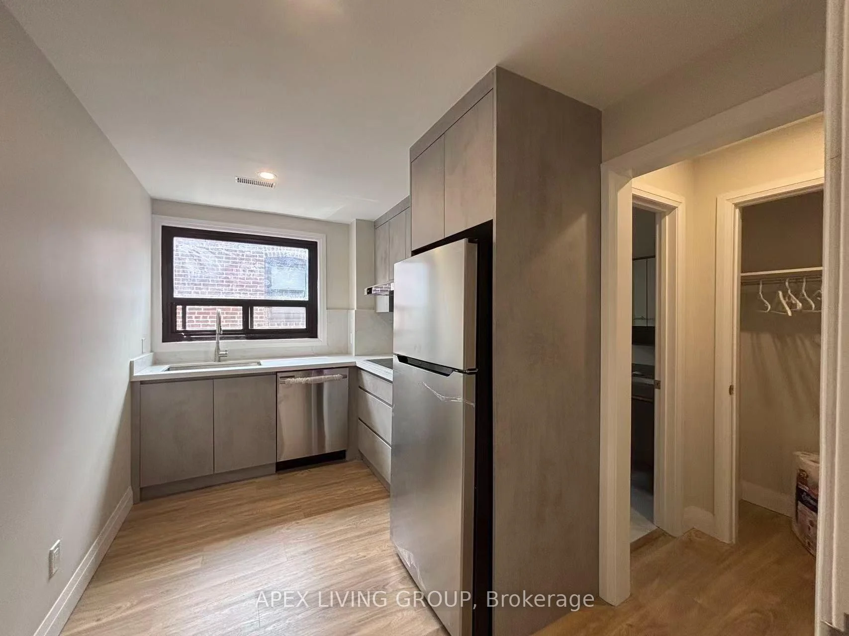 Photo 4 of Unit 2C, 10 Mimico Avenue, Etobicoke, Mimico — HOMEH