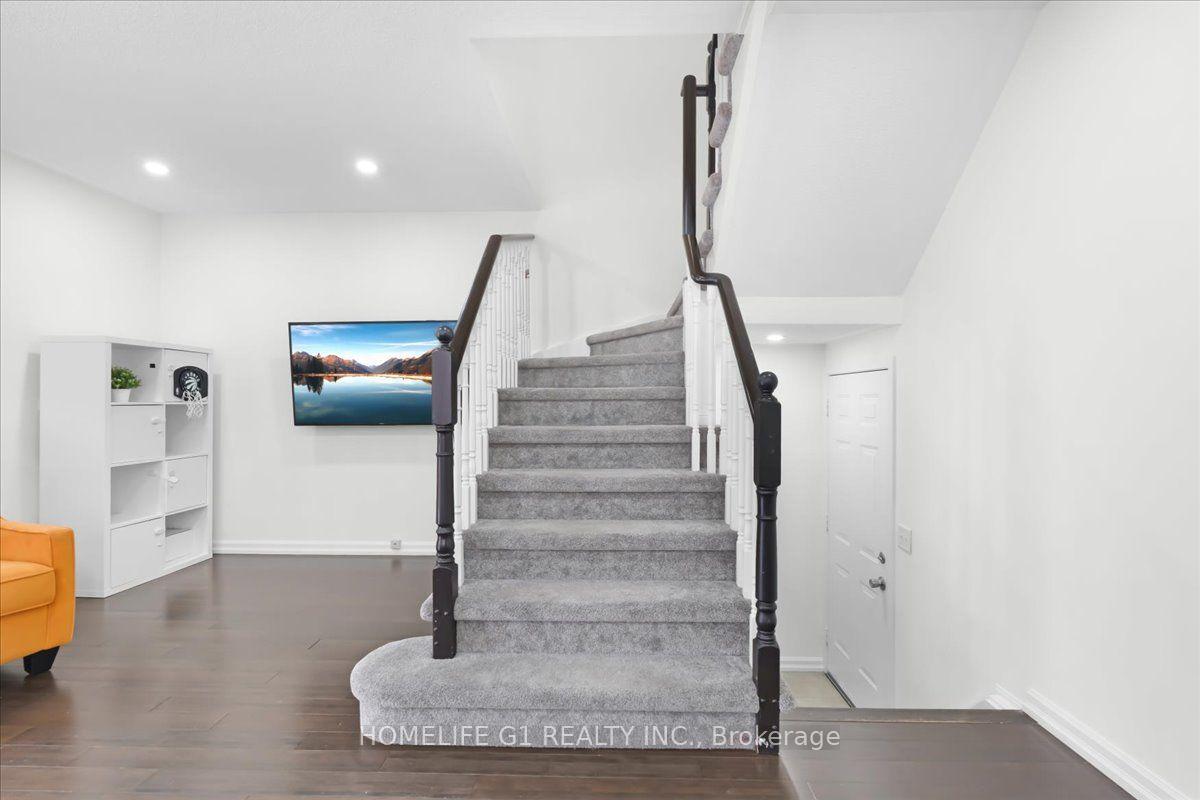 Photo 16 of 70 Tarquini Crescent, Caledon, Bolton West — HOMEH