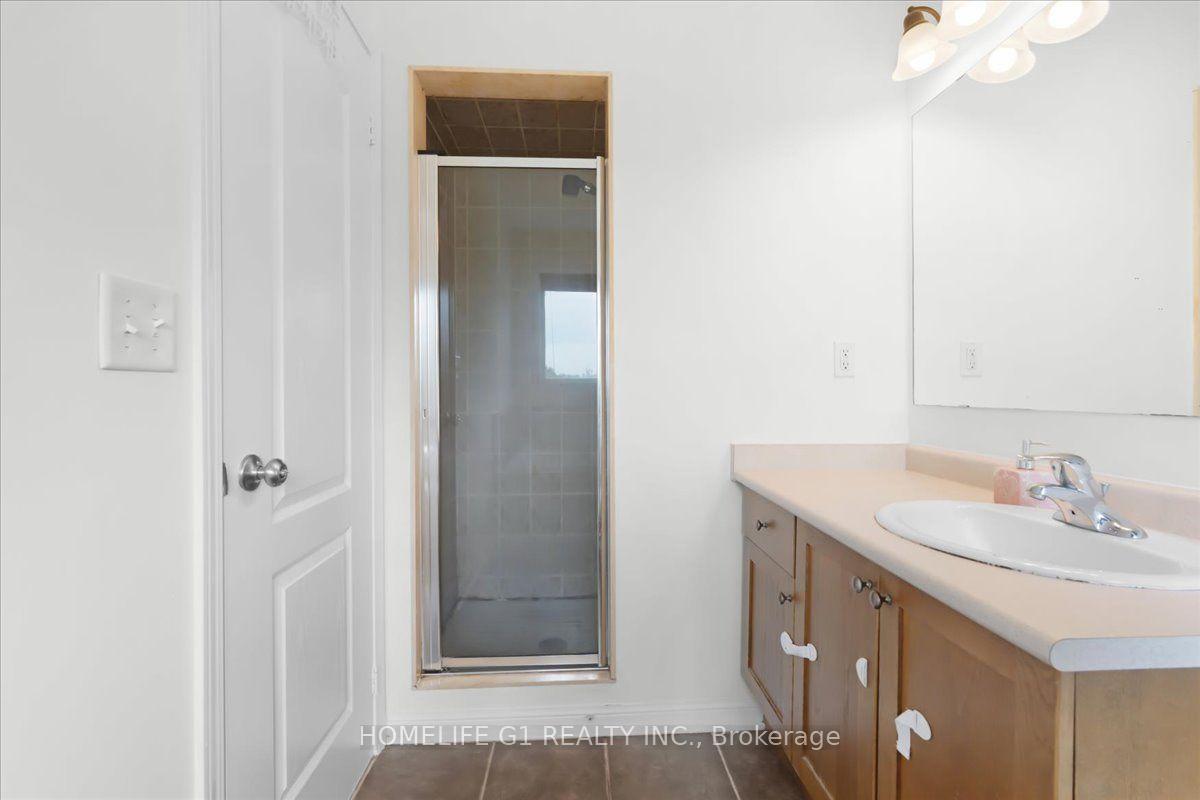 Photo 23 of 70 Tarquini Crescent, Caledon, Bolton West — HOMEH