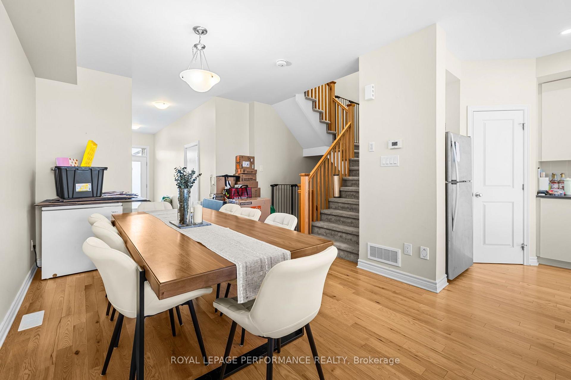 Photo 3 of 709 Namur Street, Russell, Embrun — HOMEH