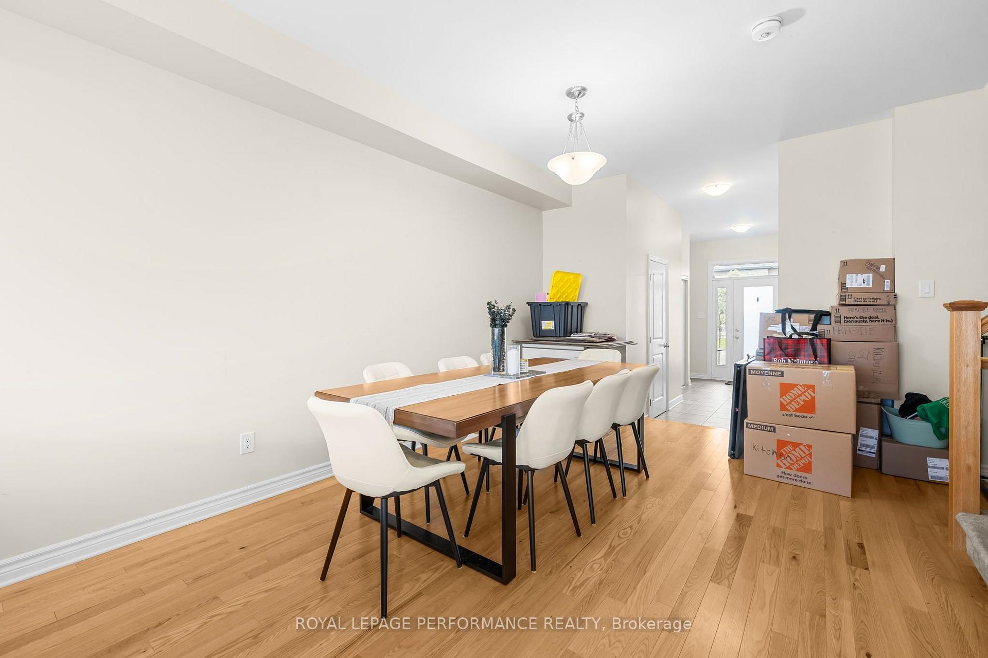 Photo 4 of 709 Namur Street, Russell, Embrun — HOMEH