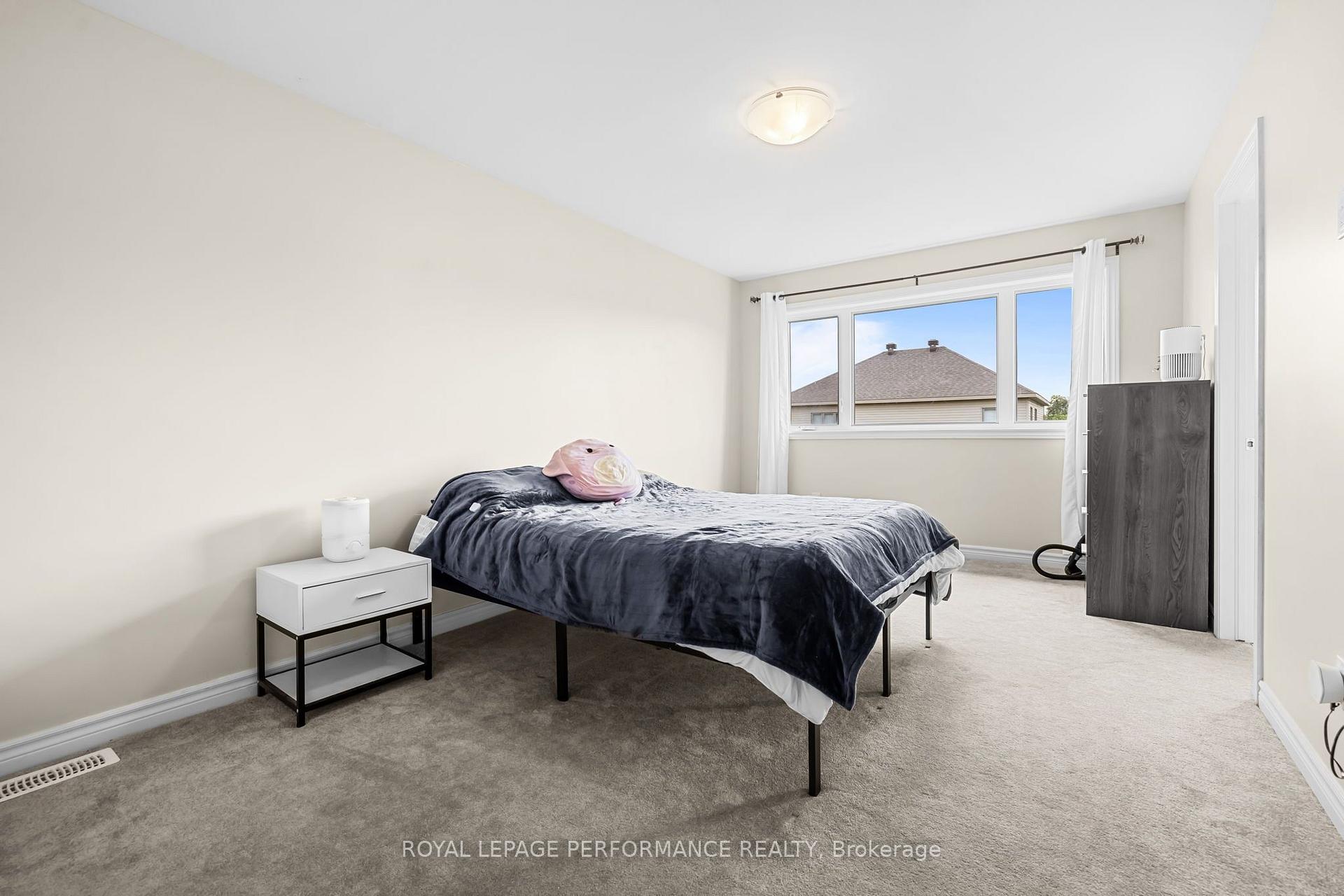 Photo 15 of 709 Namur Street, Russell, Embrun — HOMEH