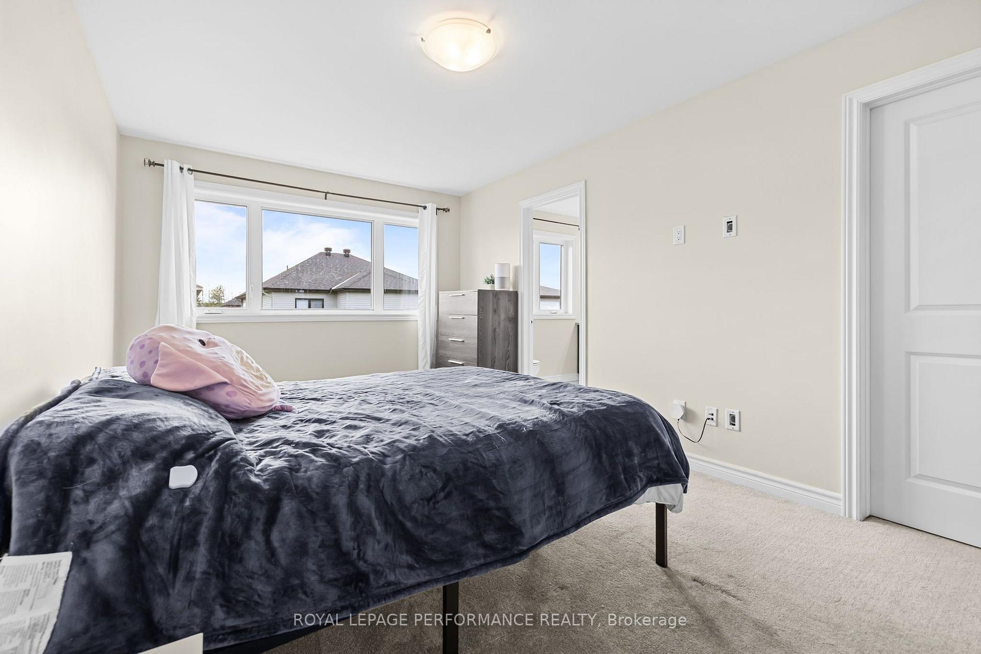 Photo 16 of 709 Namur Street, Russell, Embrun — HOMEH