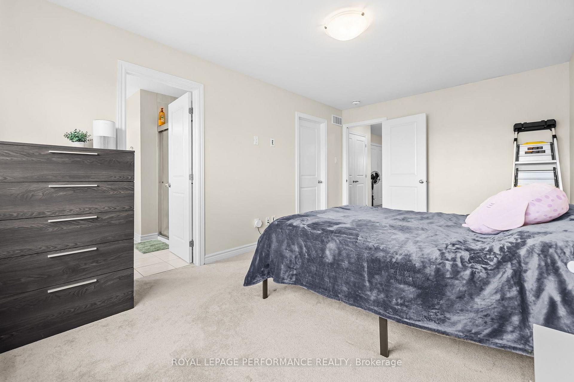 Photo 17 of 709 Namur Street, Russell, Embrun — HOMEH