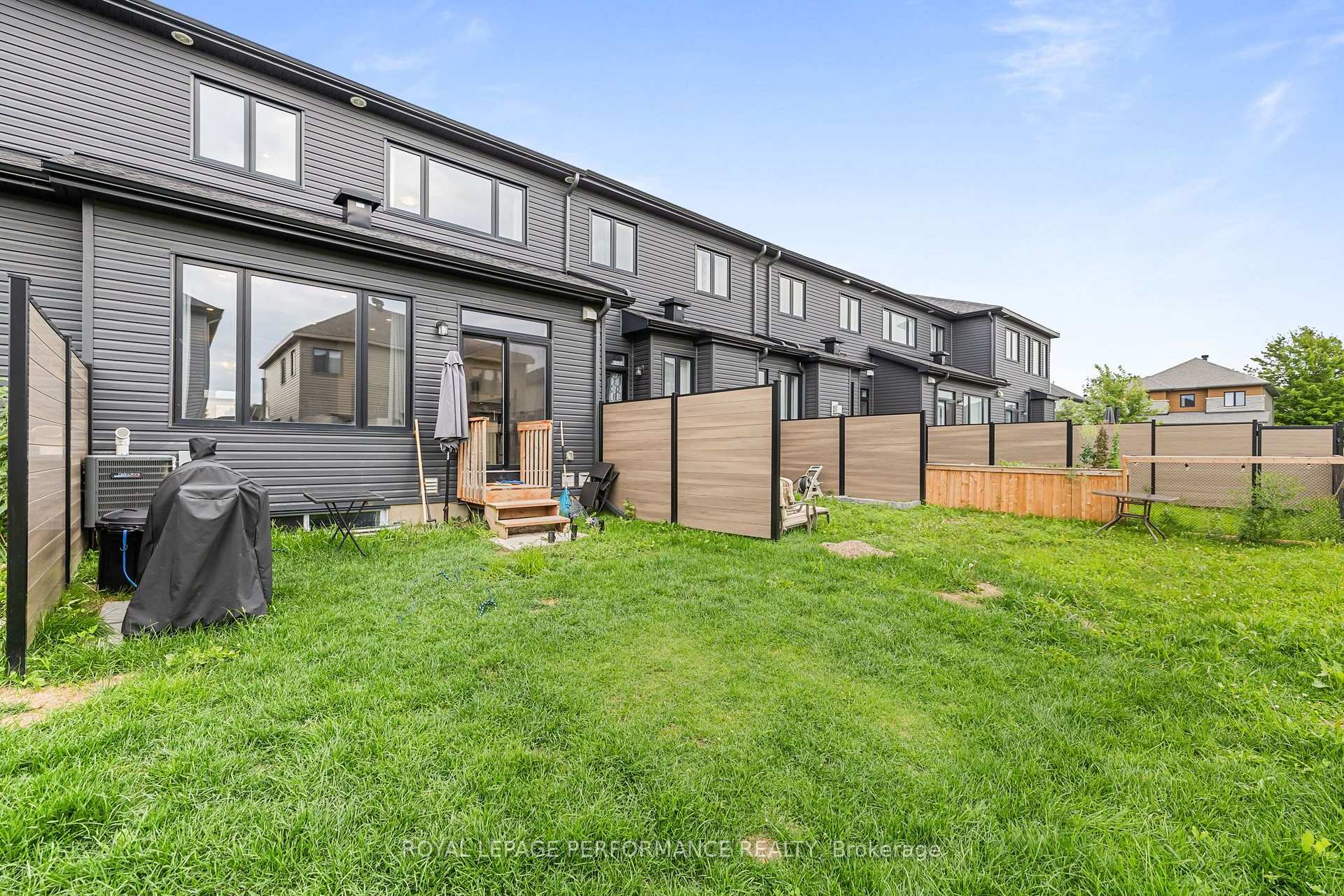 Photo 30 of 709 Namur Street, Russell, Embrun — HOMEH