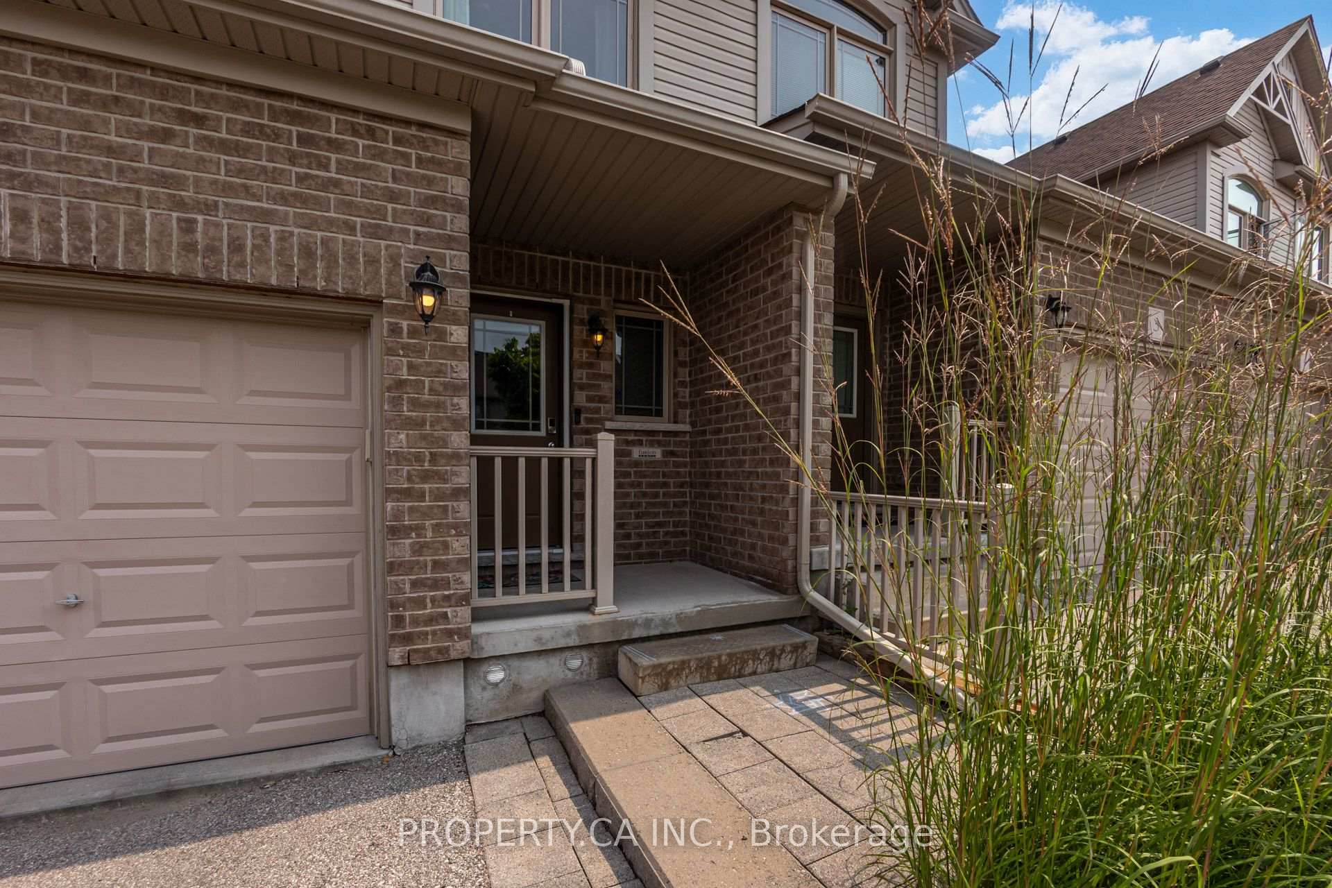 Photo 3 of Unit 2, 14 Amos Drive, Guelph, Kortright East — HOMEH