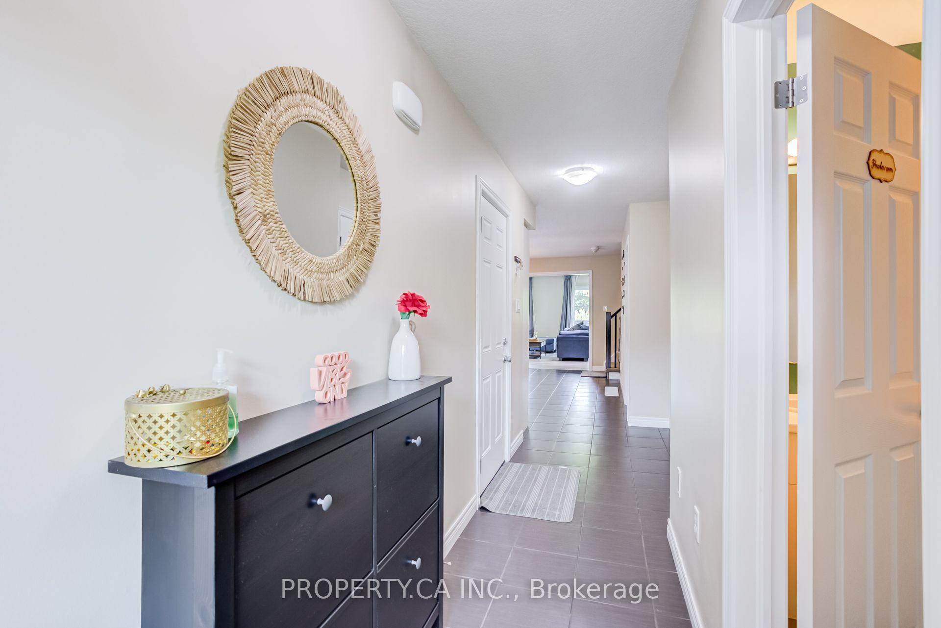 Photo 6 of Unit 2, 14 Amos Drive, Guelph, Kortright East — HOMEH