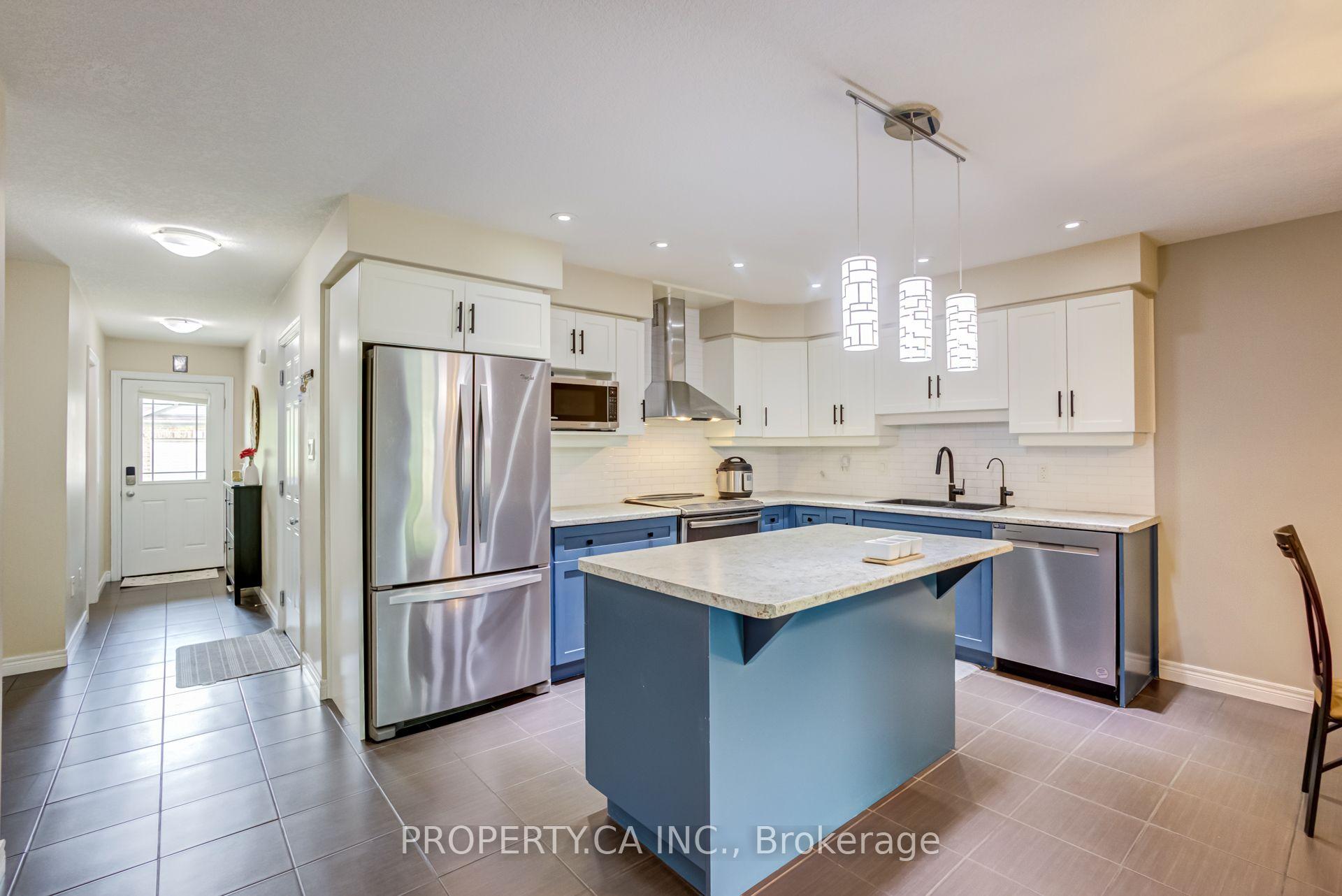 Photo 11 of Unit 2, 14 Amos Drive, Guelph, Kortright East — HOMEH