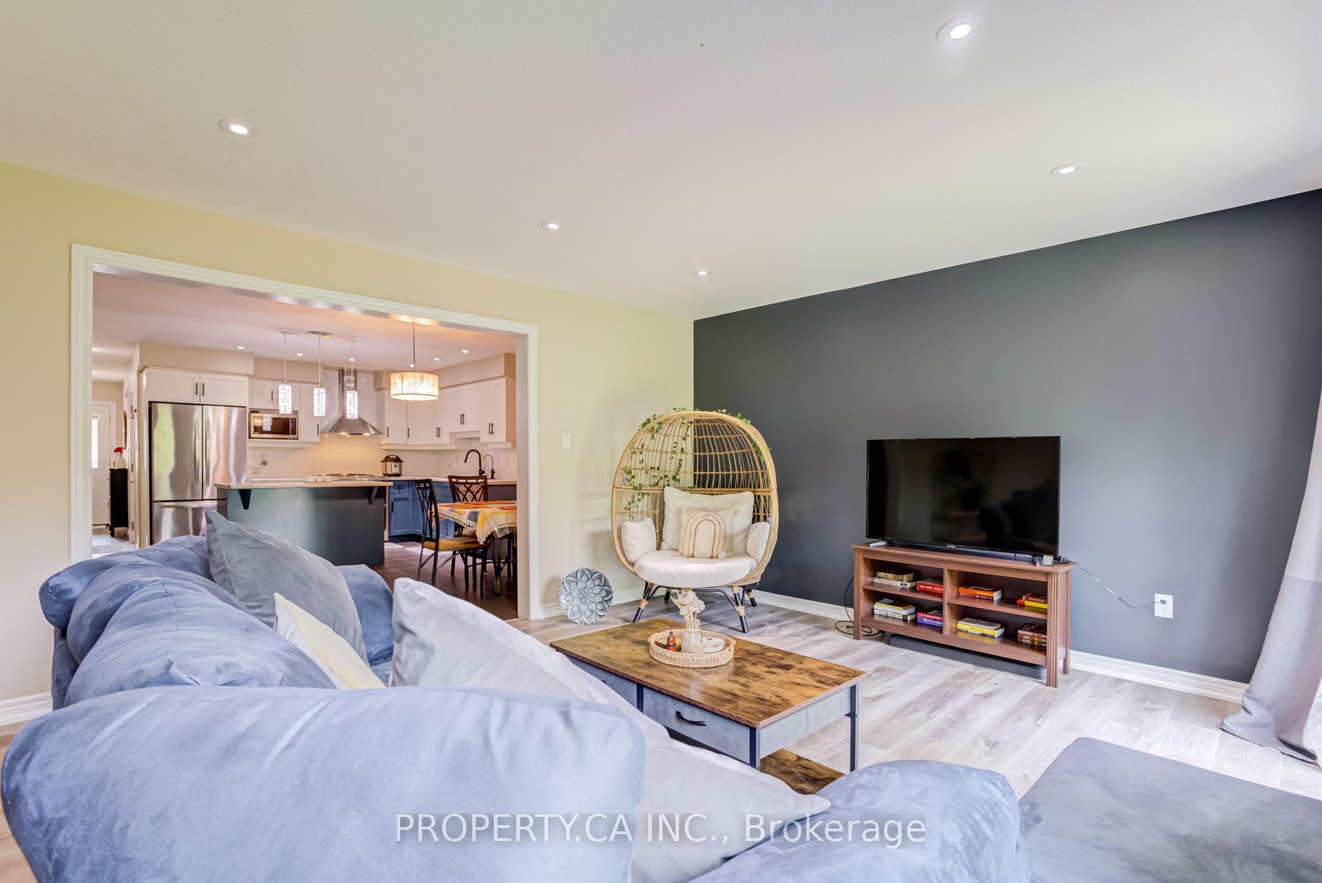 Photo 21 of Unit 2, 14 Amos Drive, Guelph, Kortright East — HOMEH