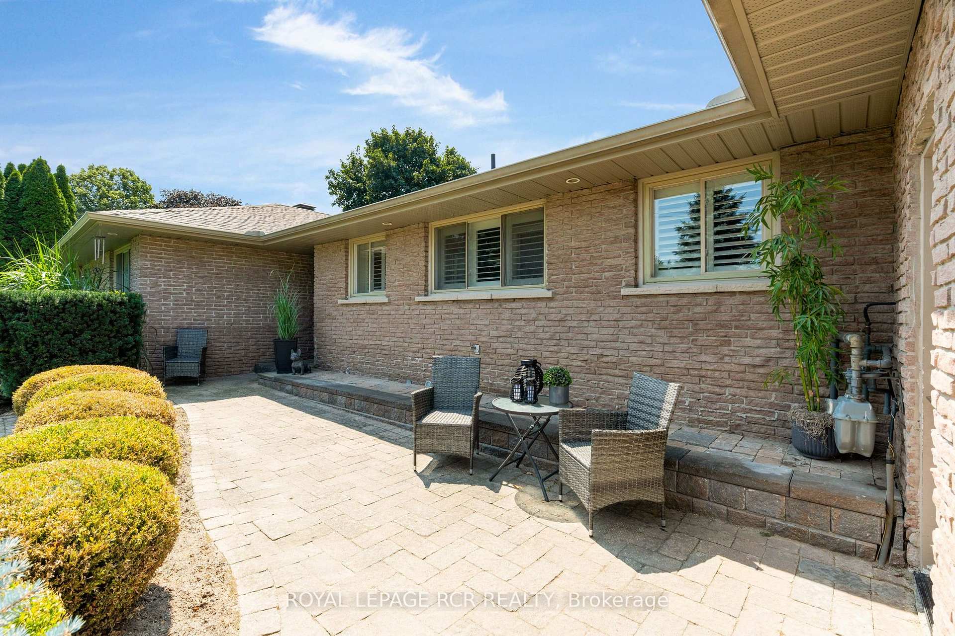 Photo 3 of 20 Douglas Drive, New Tecumseth, Alliston — HOMEH