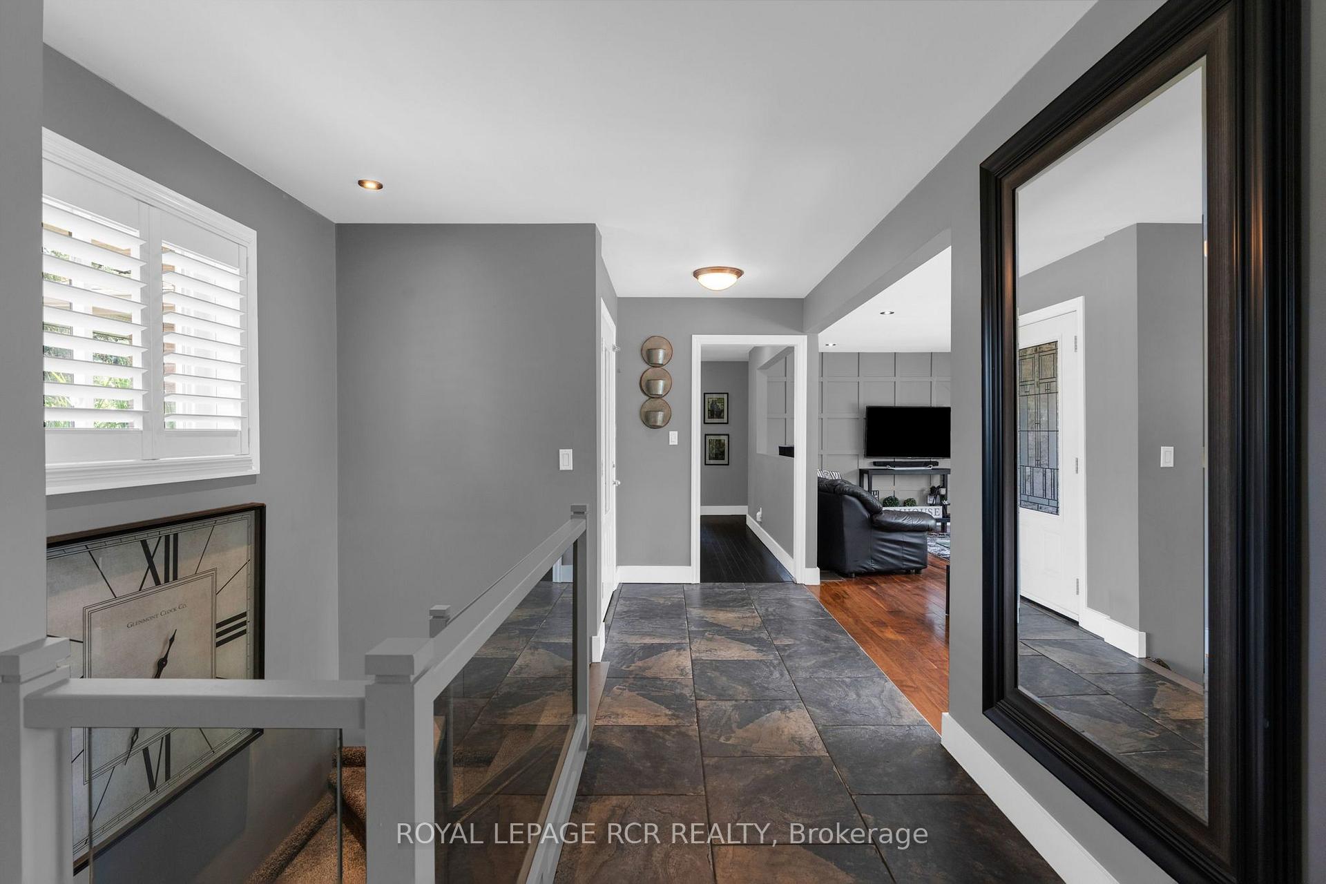 Photo 5 of 20 Douglas Drive, New Tecumseth, Alliston — HOMEH
