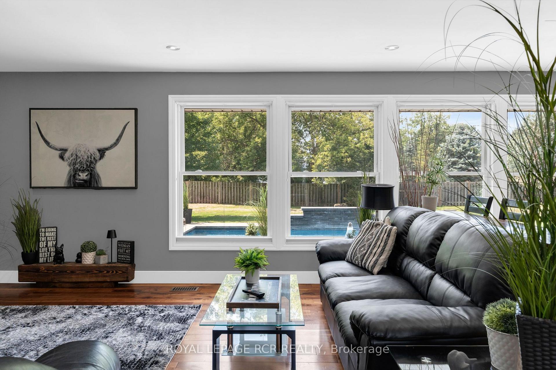 Photo 8 of 20 Douglas Drive, New Tecumseth, Alliston — HOMEH