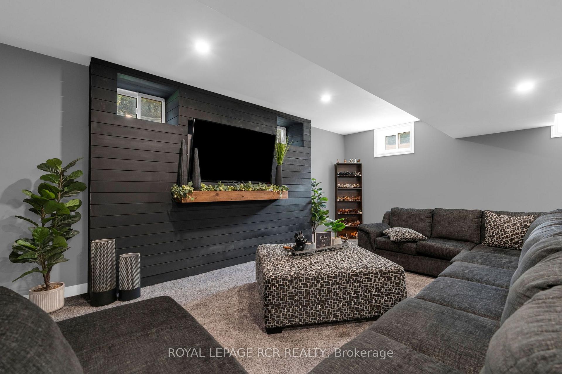 Photo 31 of 20 Douglas Drive, New Tecumseth, Alliston — HOMEH