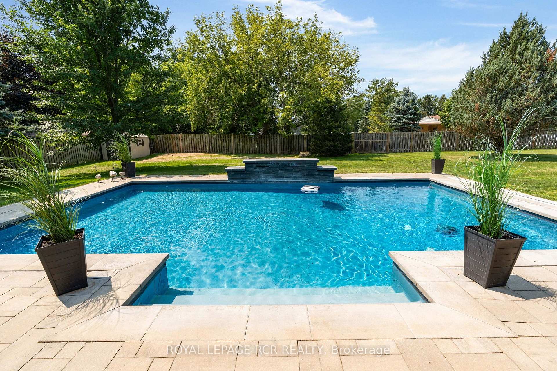 Photo 38 of 20 Douglas Drive, New Tecumseth, Alliston — HOMEH