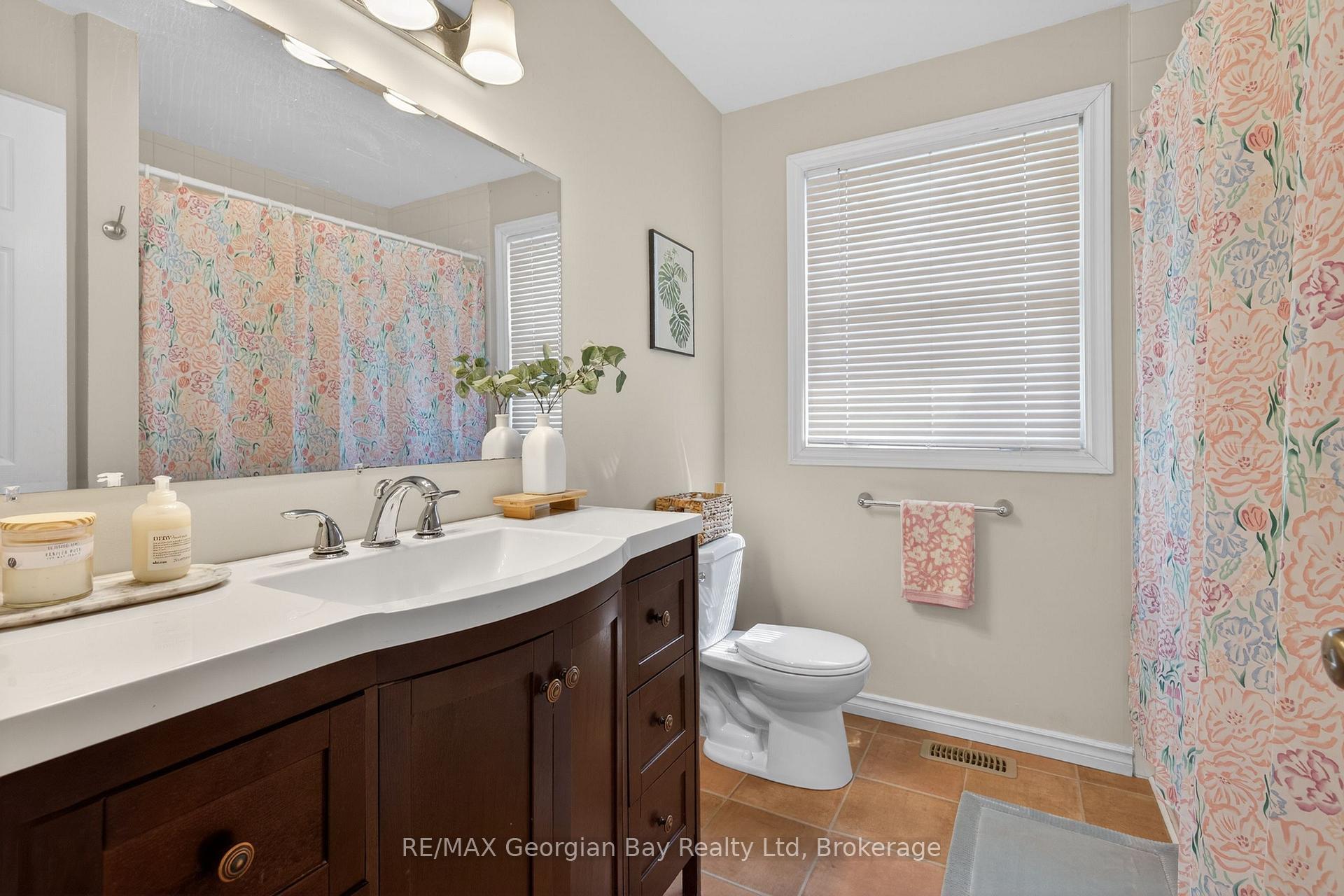 Photo 10 of 1060 Harbourview Drive, Midland — HOMEH