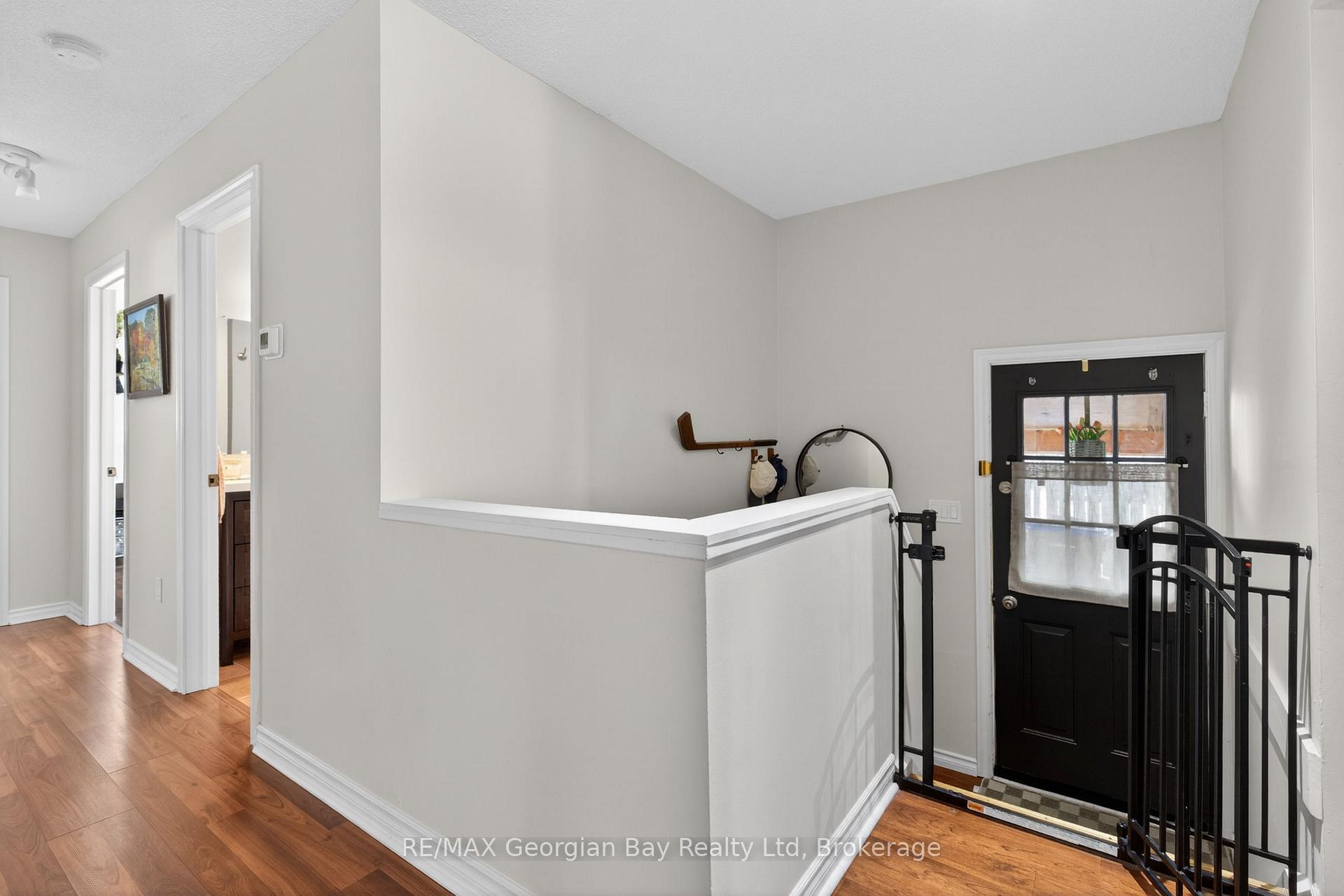 Photo 18 of 1060 Harbourview Drive, Midland — HOMEH