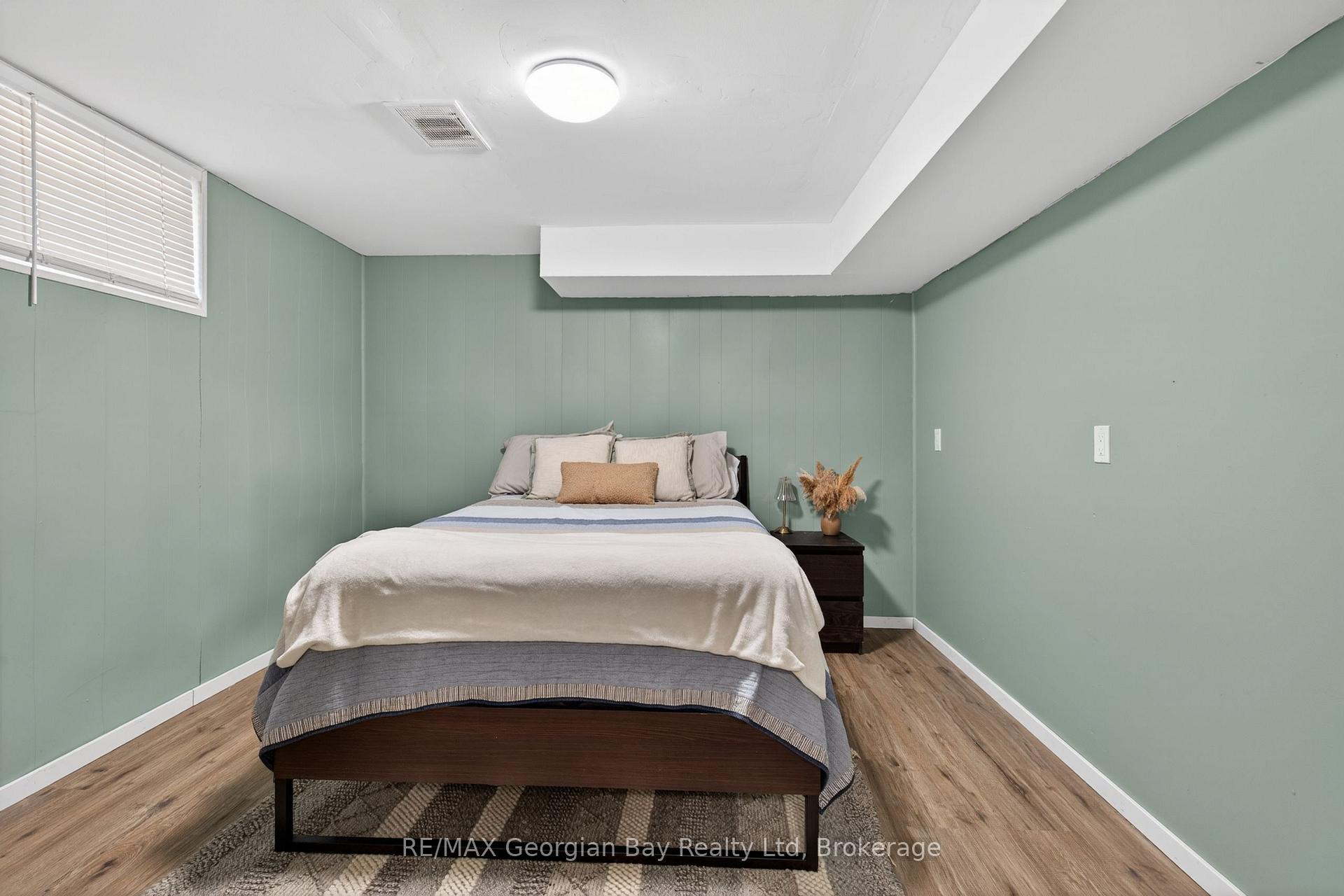 Photo 22 of 1060 Harbourview Drive, Midland — HOMEH