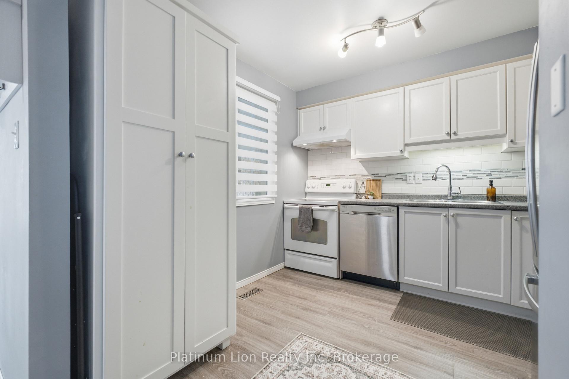 Photo 14 of 31 Galileo Boulevard, Brantford, North Park/Wood St. — HOMEH