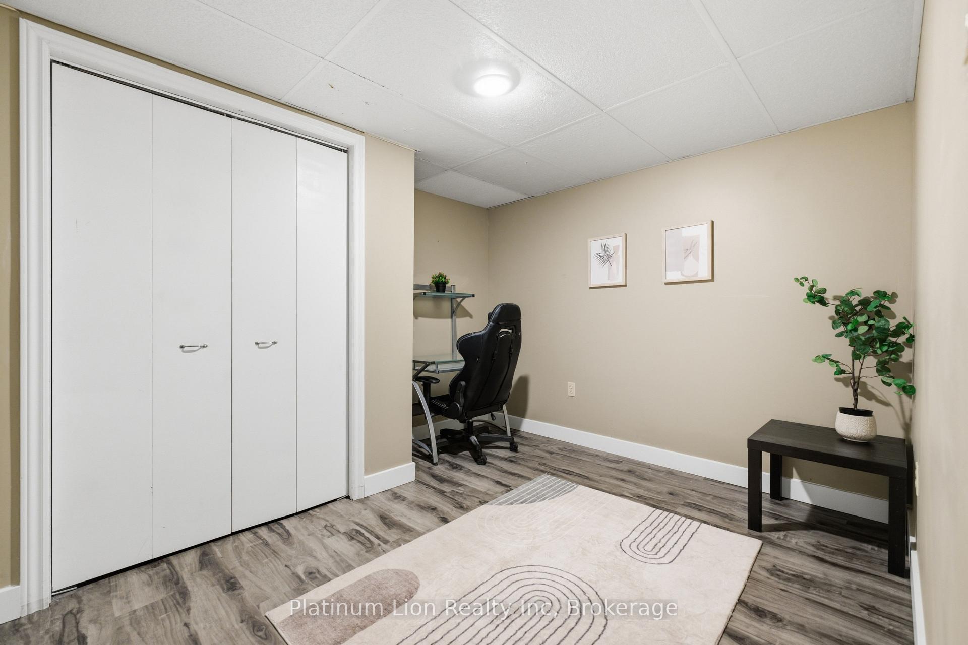 Photo 29 of 31 Galileo Boulevard, Brantford, North Park/Wood St. — HOMEH