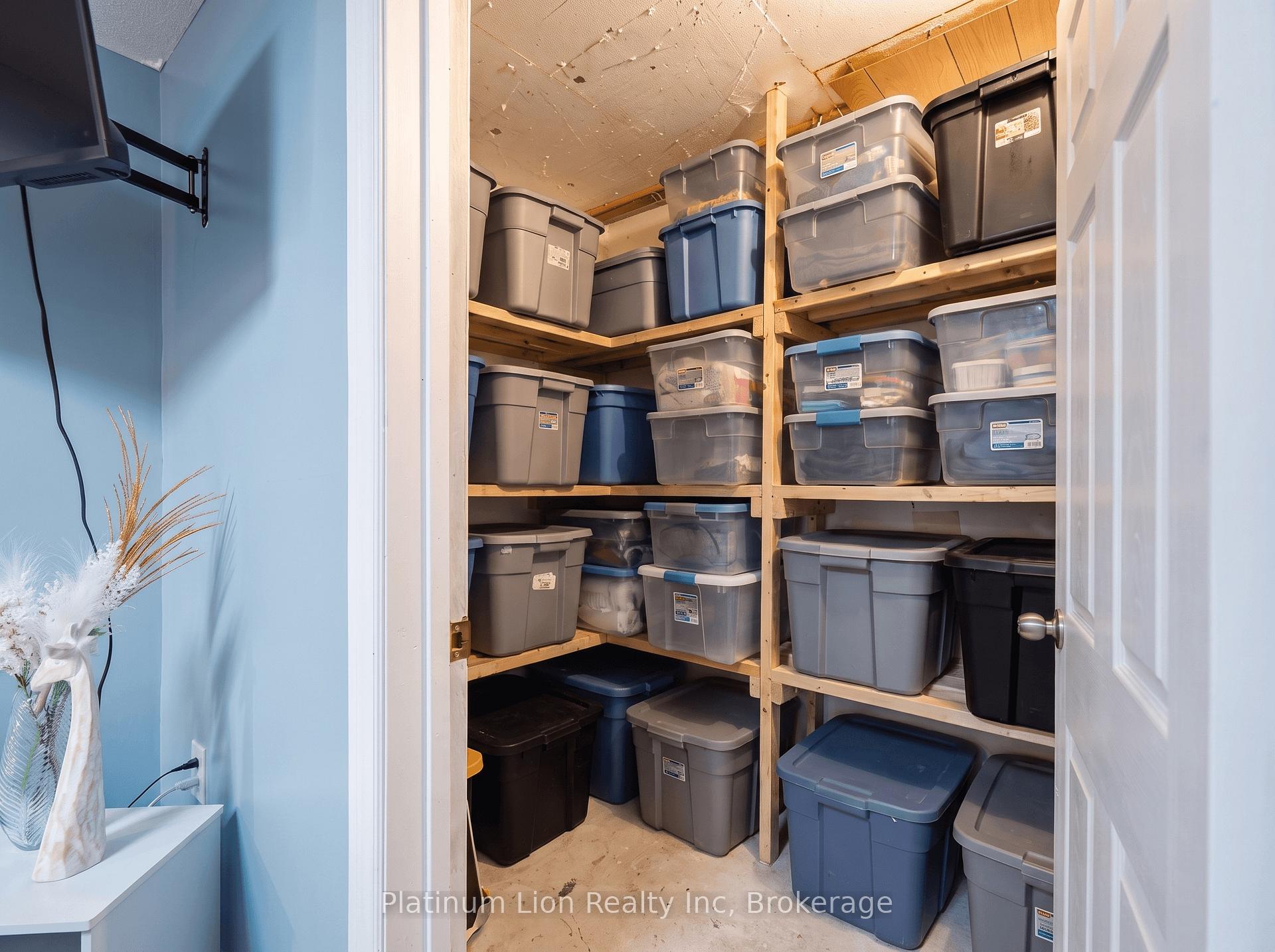 Photo 34 of 31 Galileo Boulevard, Brantford, North Park/Wood St. — HOMEH