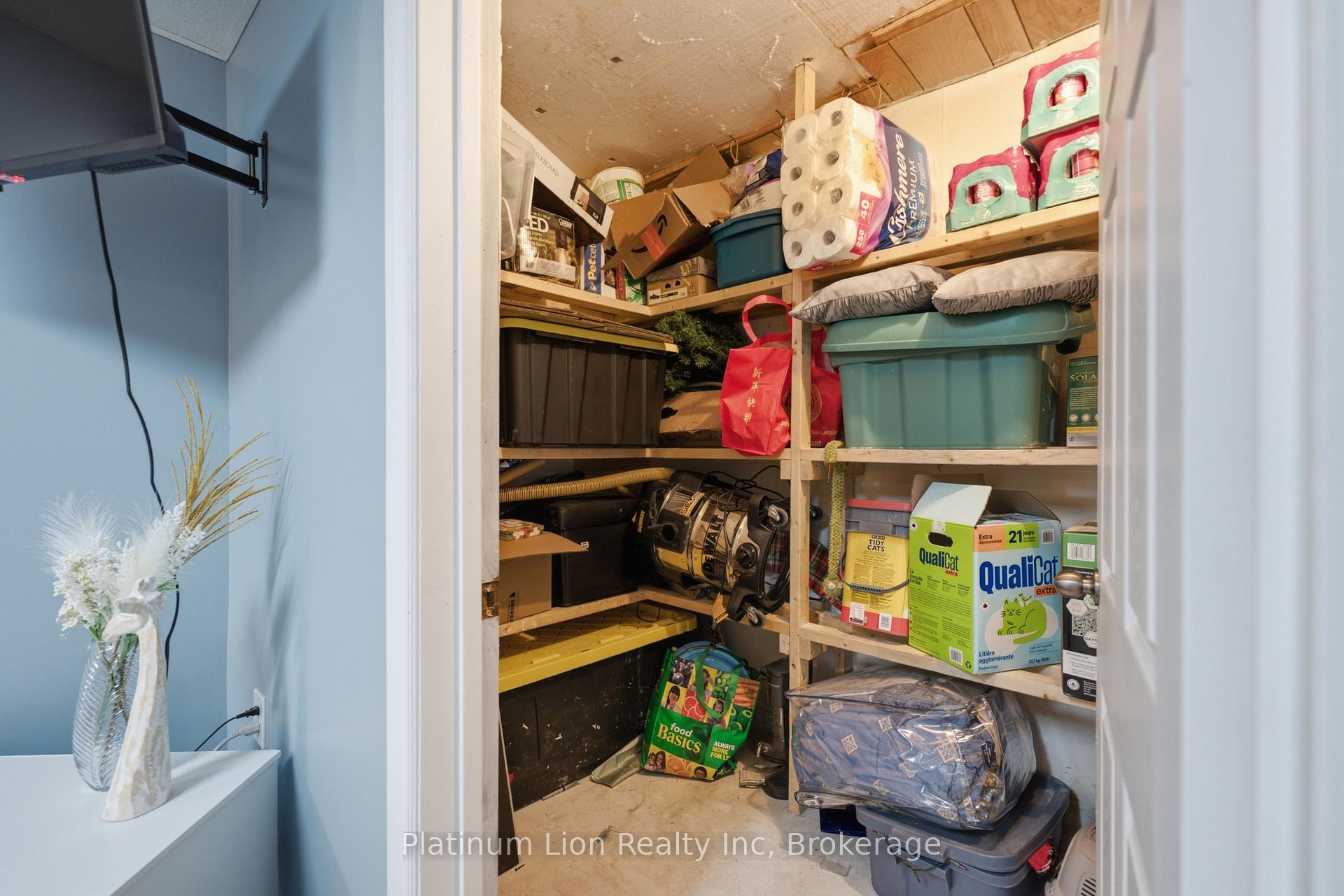 Photo 35 of 31 Galileo Boulevard, Brantford, North Park/Wood St. — HOMEH
