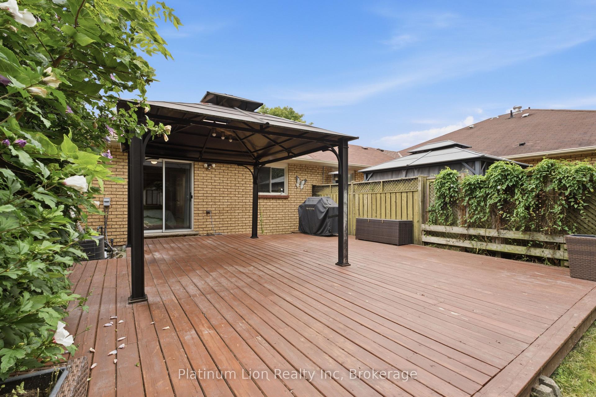 Photo 37 of 31 Galileo Boulevard, Brantford, North Park/Wood St. — HOMEH