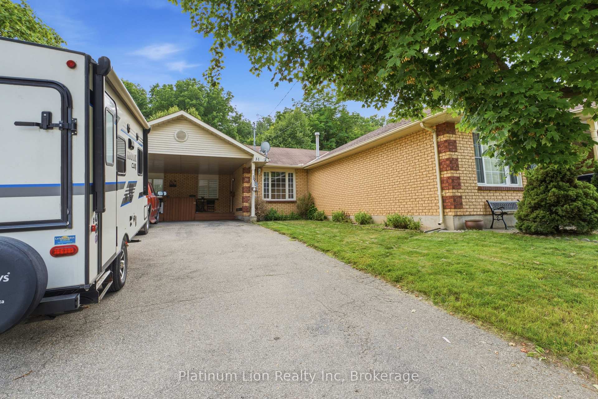 Photo 41 of 31 Galileo Boulevard, Brantford, North Park/Wood St. — HOMEH