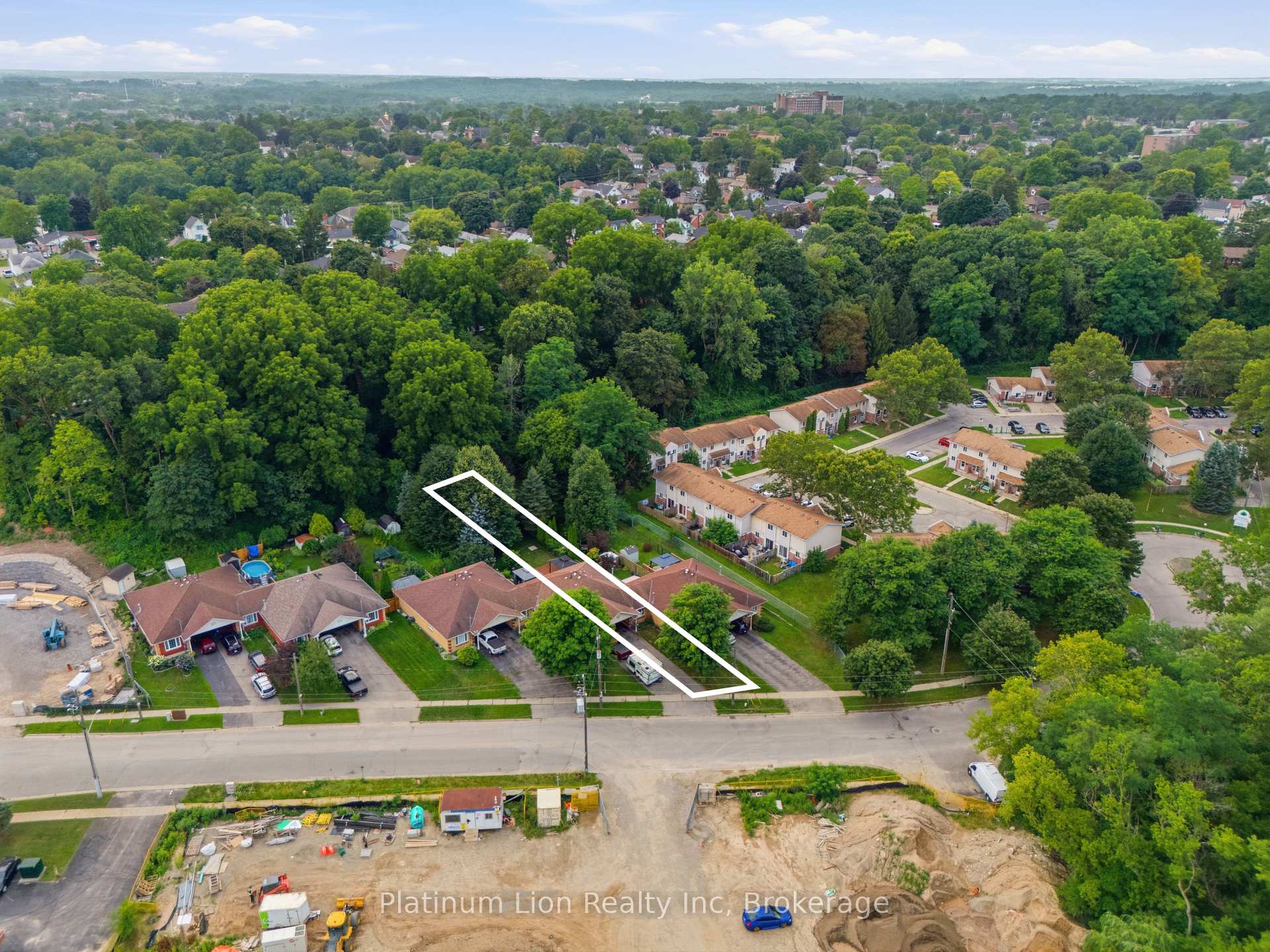 Photo 42 of 31 Galileo Boulevard, Brantford, North Park/Wood St. — HOMEH