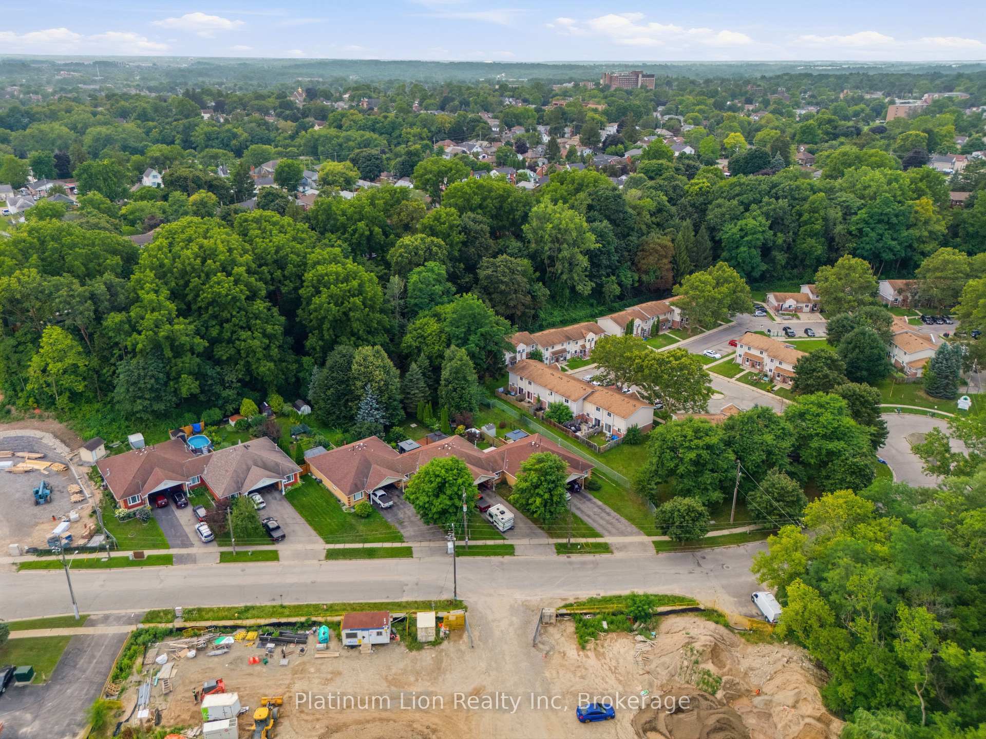 Photo 43 of 31 Galileo Boulevard, Brantford, North Park/Wood St. — HOMEH