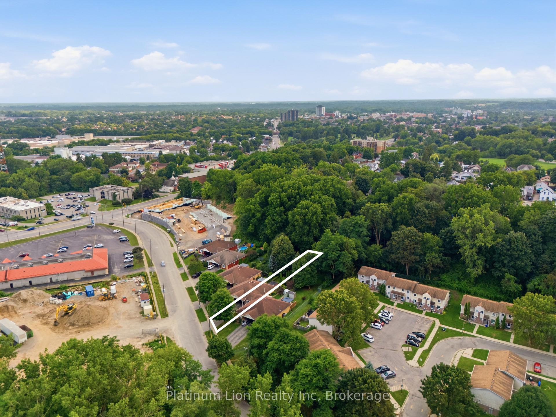 Photo 44 of 31 Galileo Boulevard, Brantford, North Park/Wood St. — HOMEH