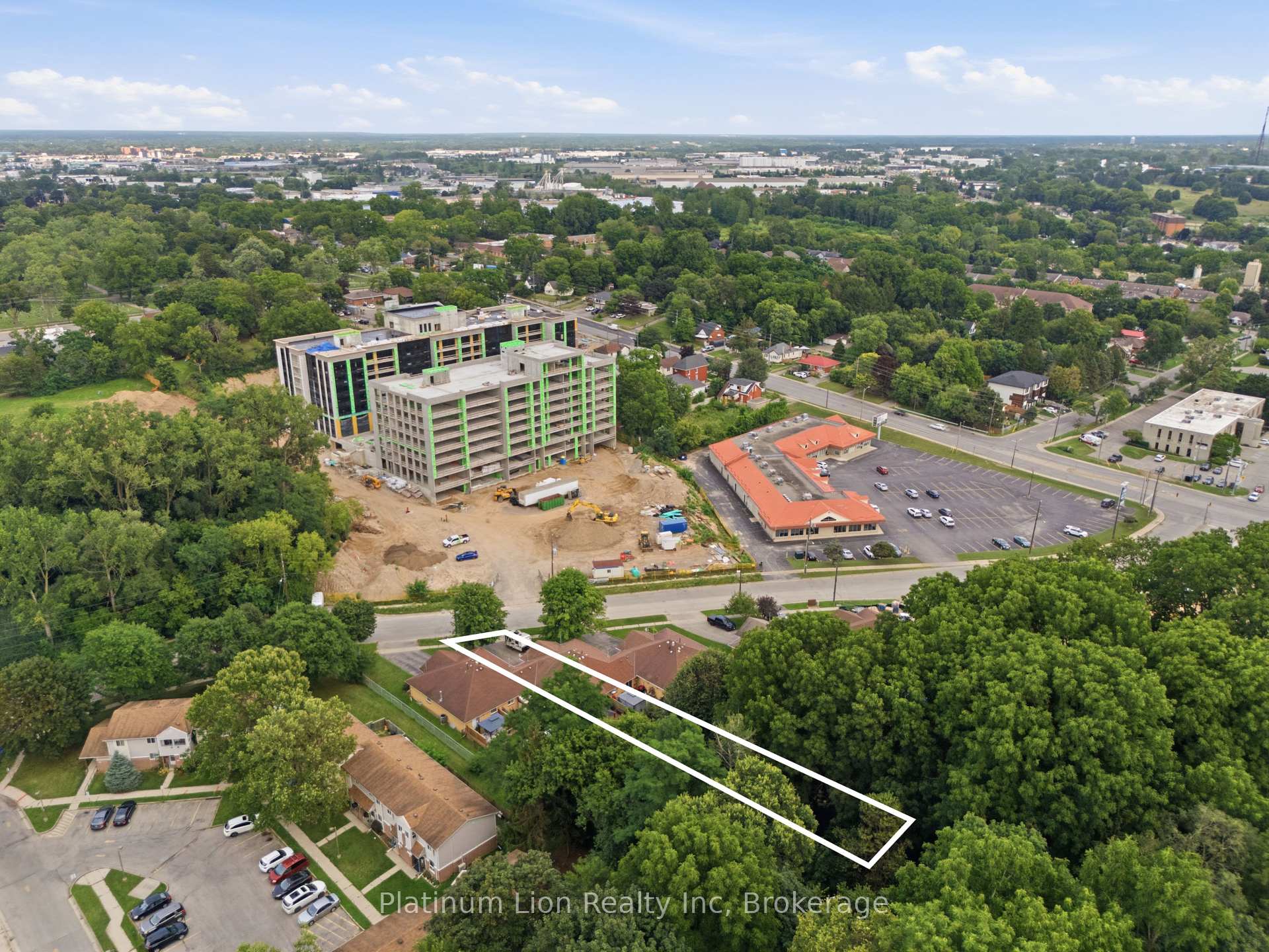 Photo 46 of 31 Galileo Boulevard, Brantford, North Park/Wood St. — HOMEH