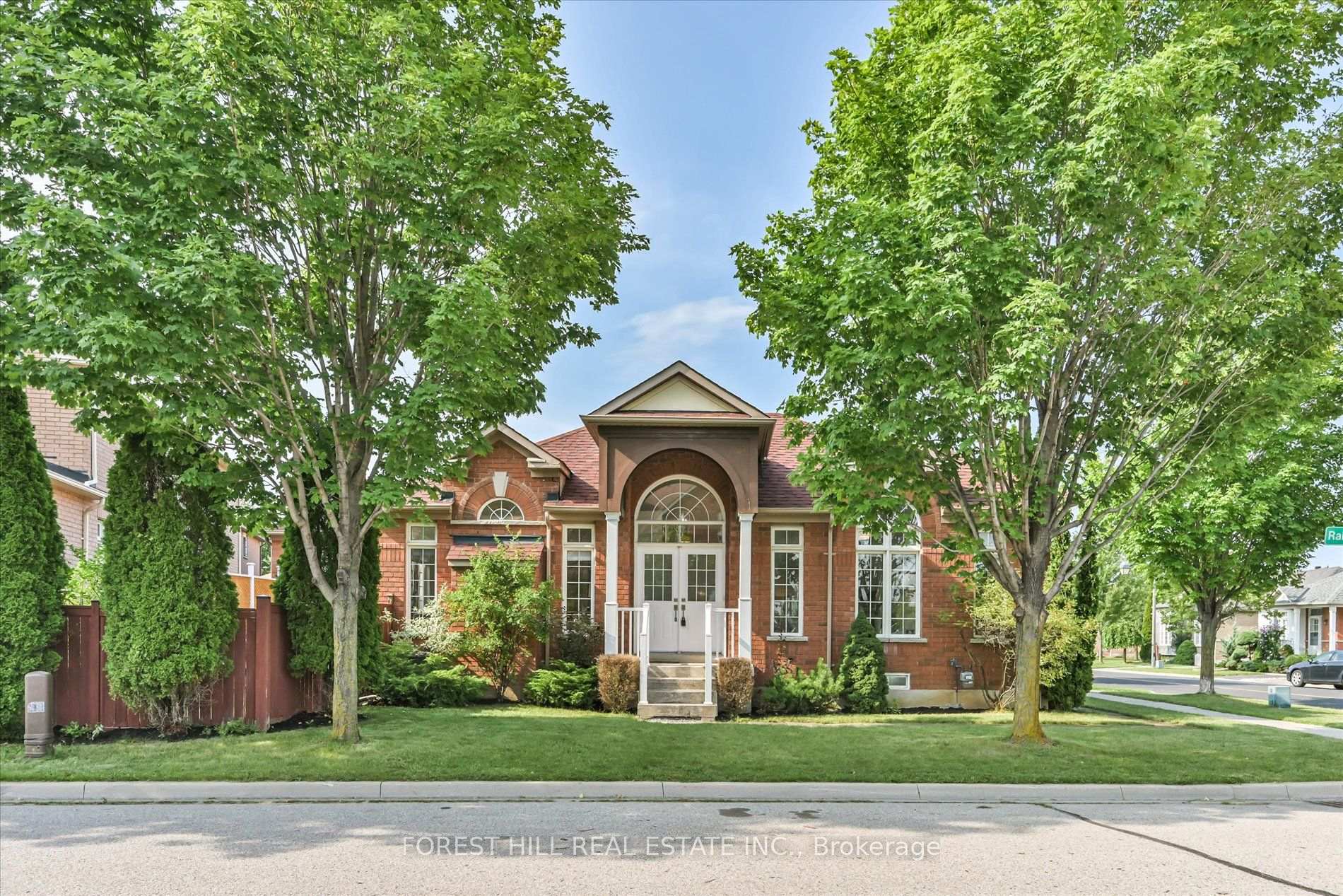 Photo 1 of 10 Delray Drive, Markham, Greensborough — HOMEH