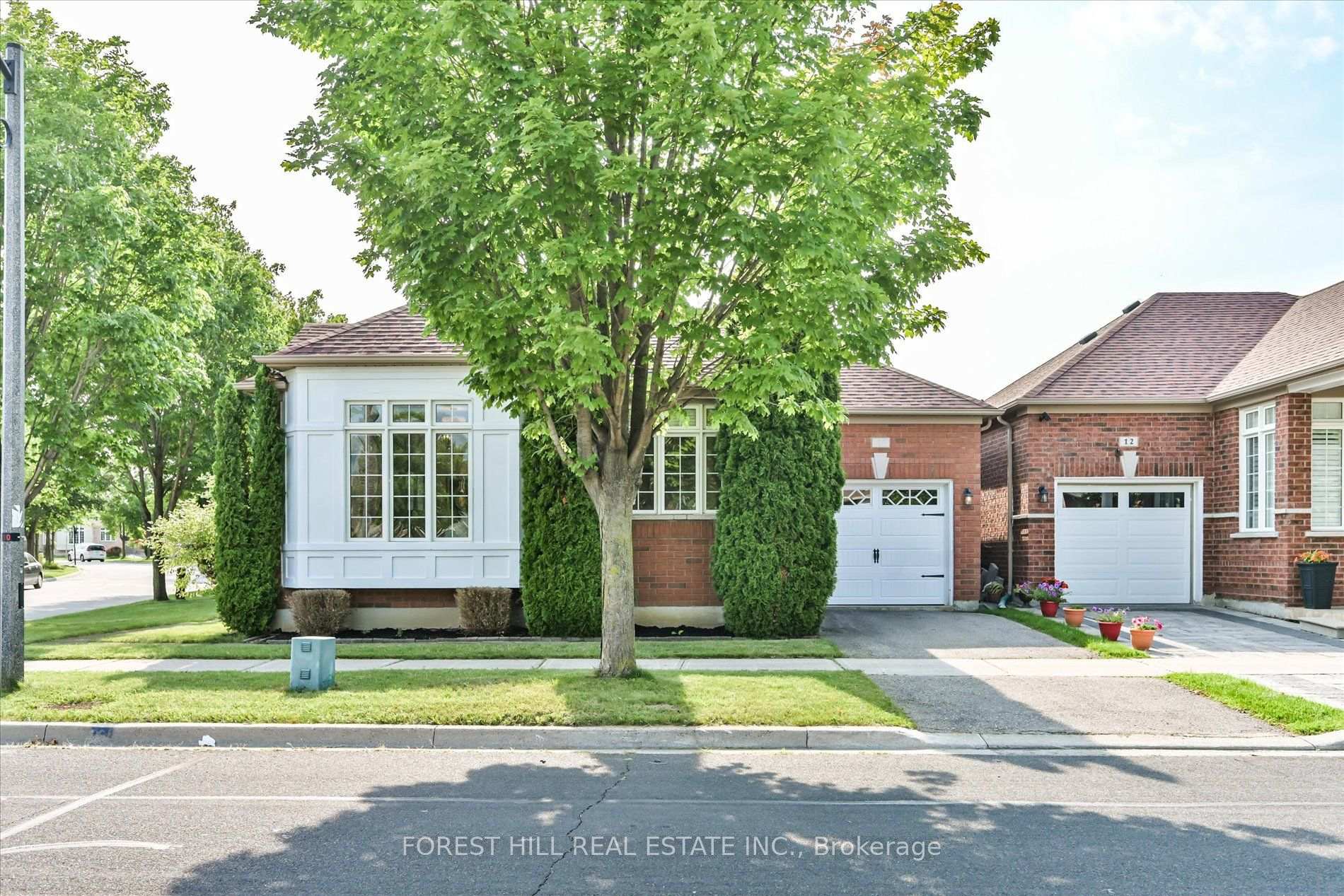 Photo 3 of 10 Delray Drive, Markham, Greensborough — HOMEH