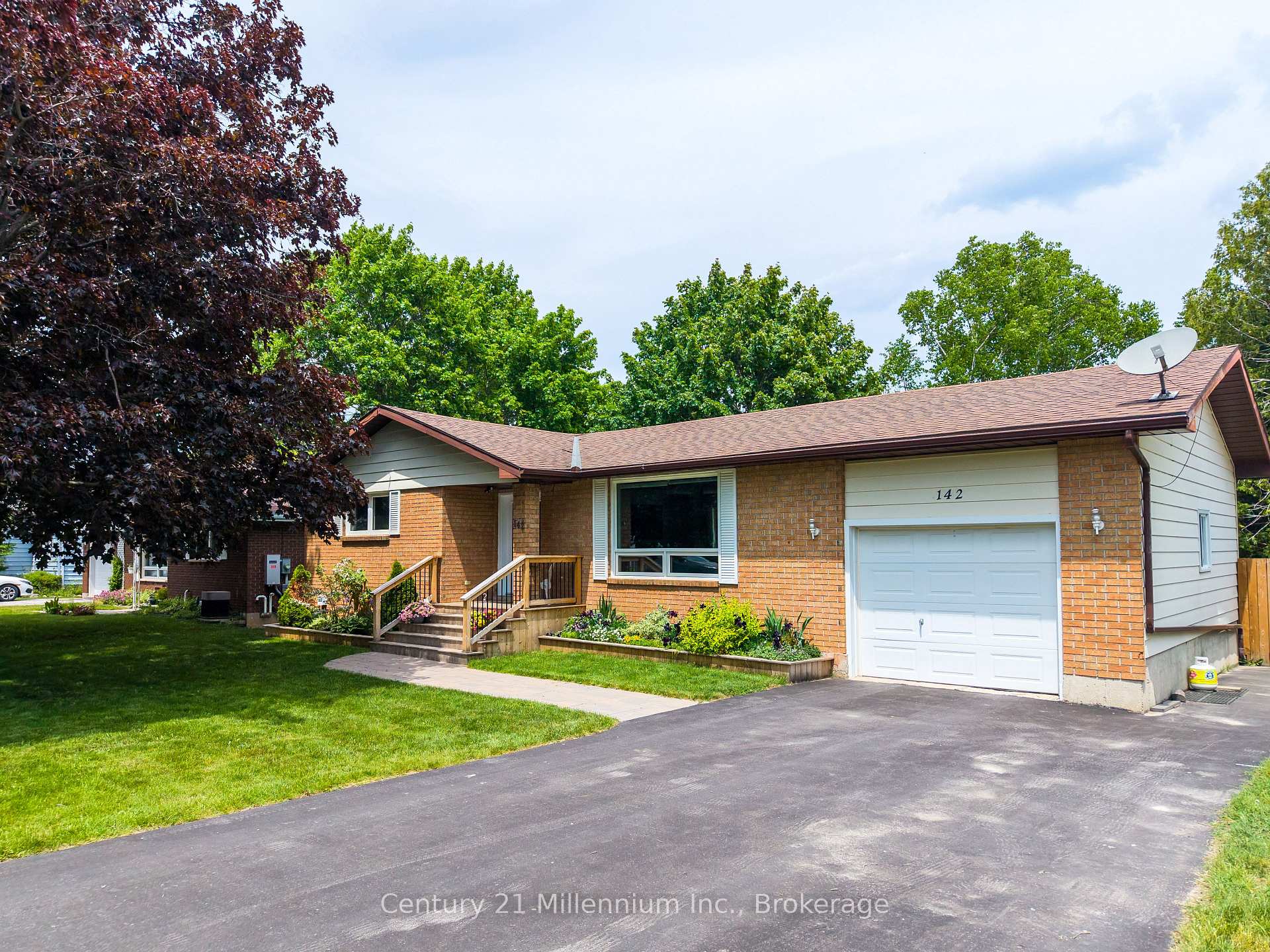 Photo of 142 Arthur Street E