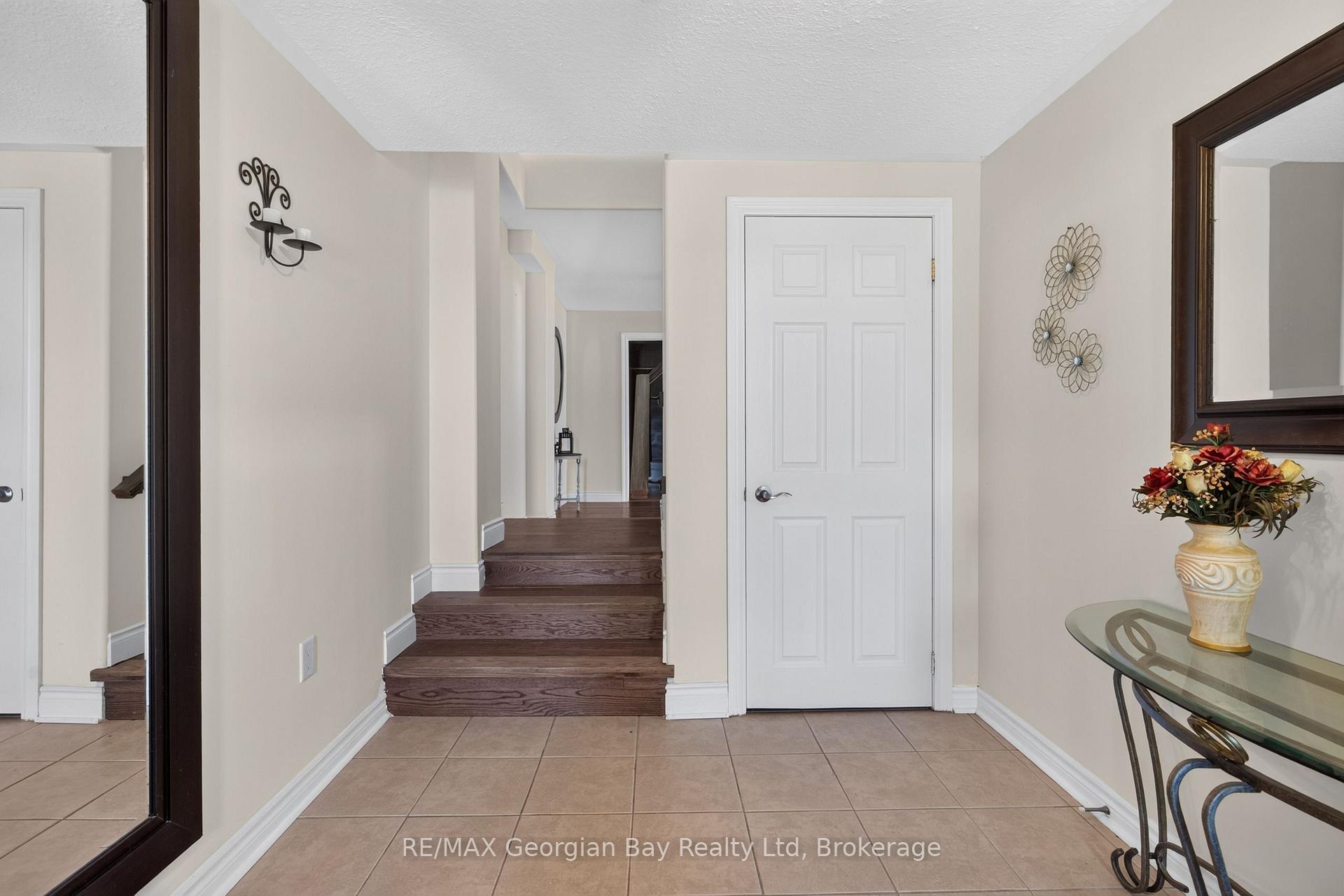 Photo 4 of 423 Irwin Street, Midland — HOMEH