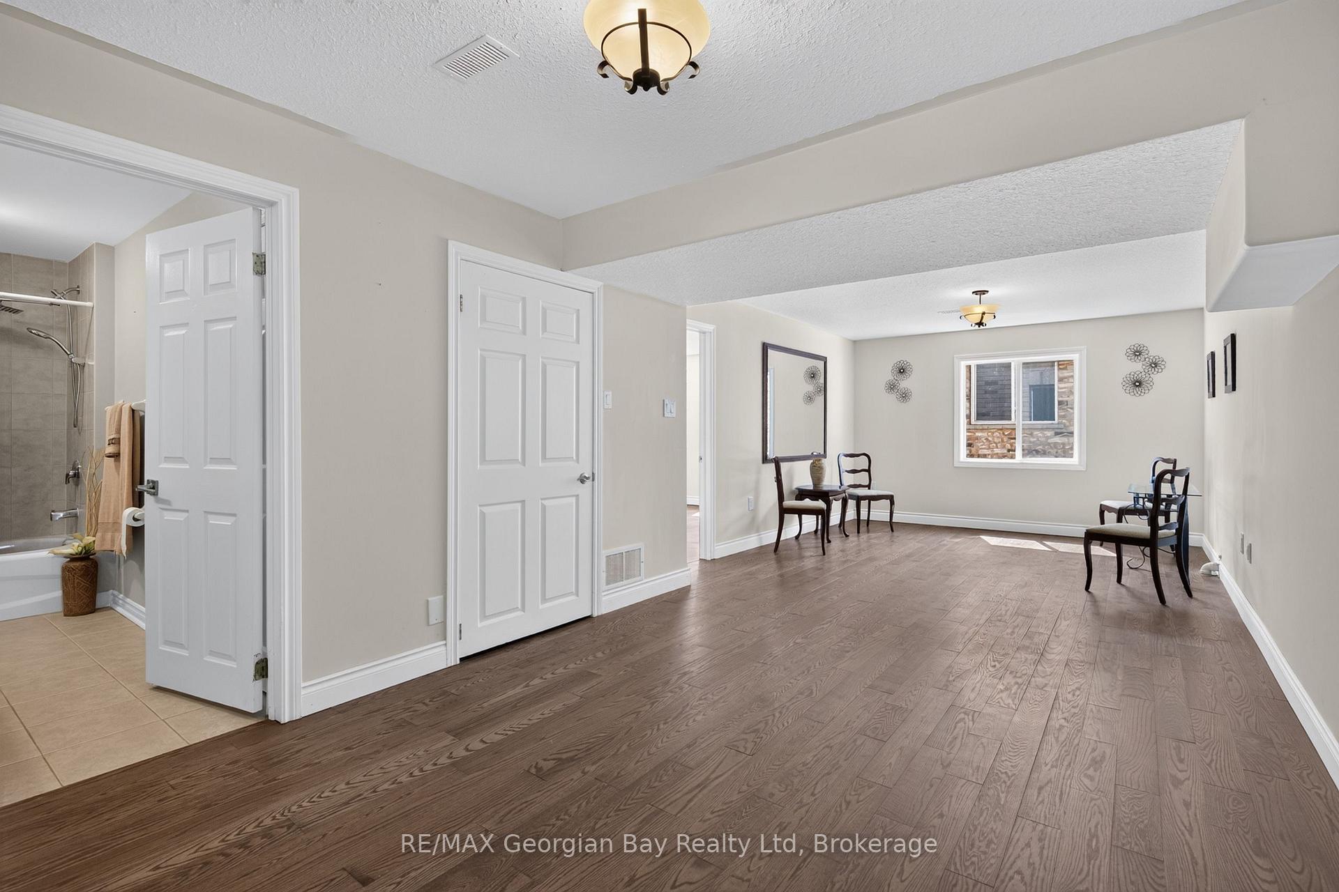 Photo 5 of 423 Irwin Street, Midland — HOMEH