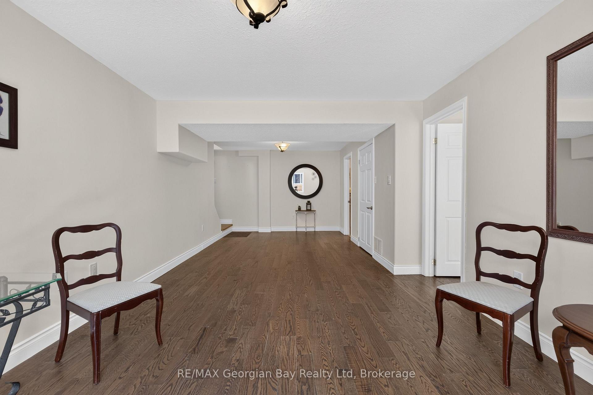 Photo 6 of 423 Irwin Street, Midland — HOMEH