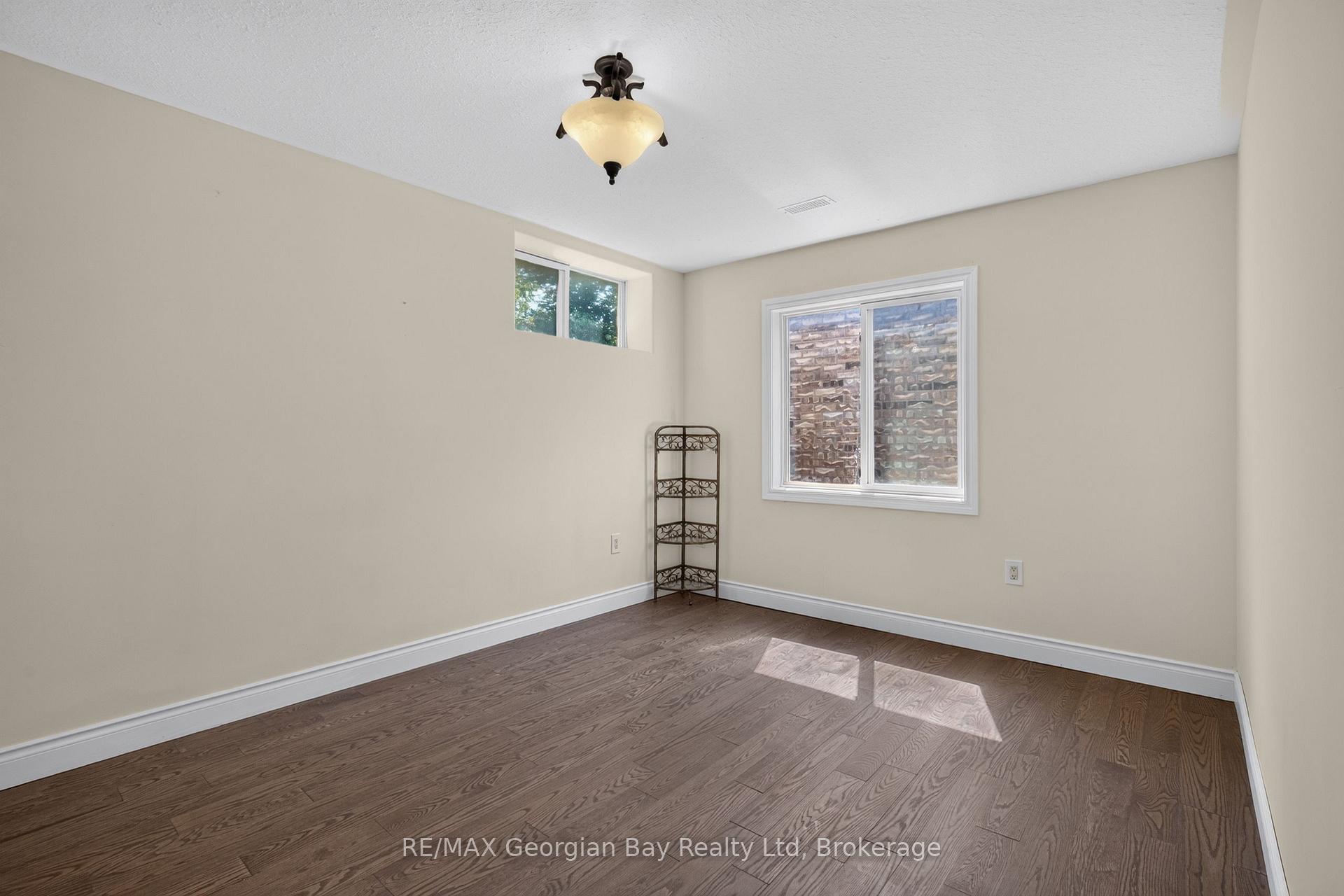 Photo 7 of 423 Irwin Street, Midland — HOMEH