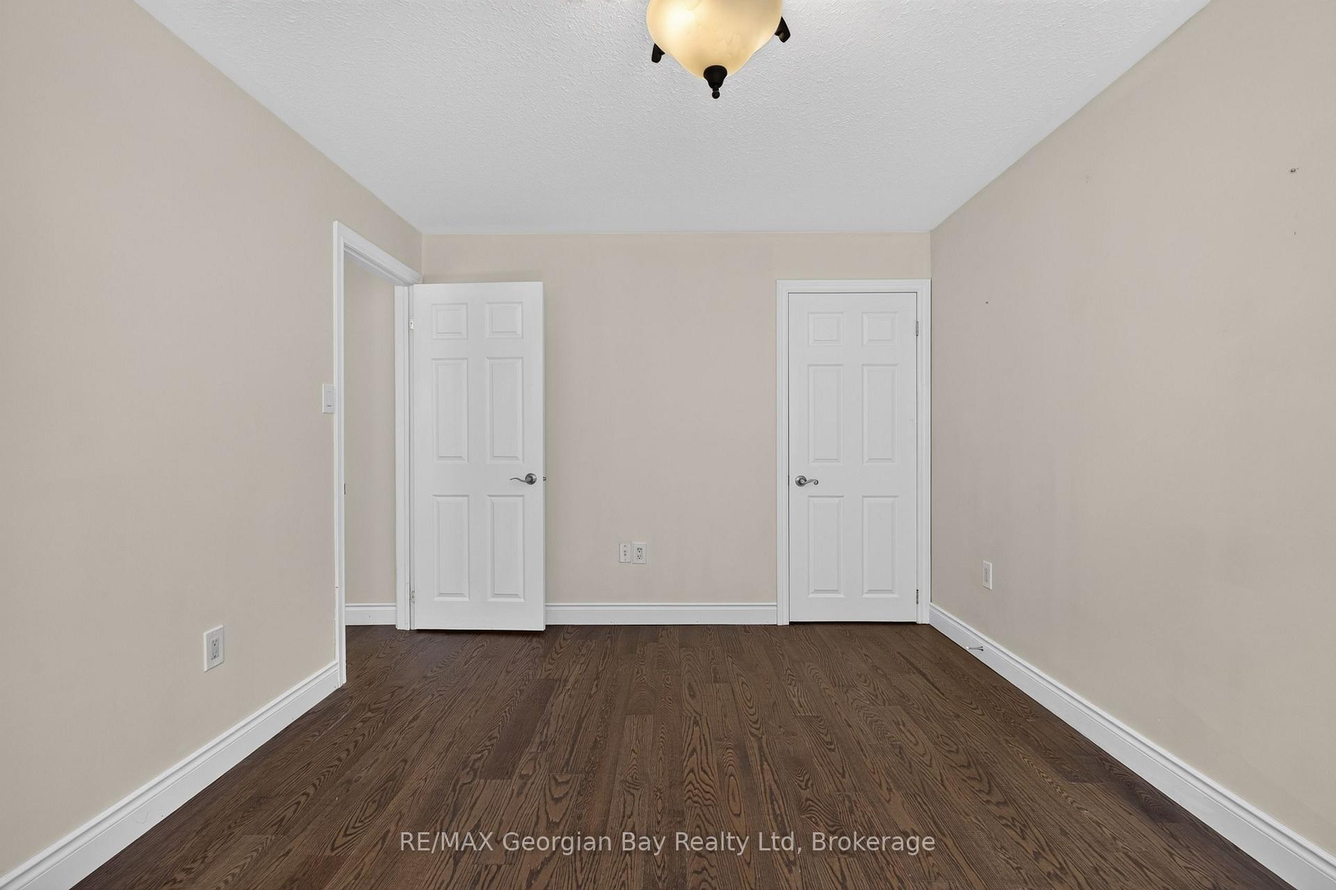 Photo 8 of 423 Irwin Street, Midland — HOMEH