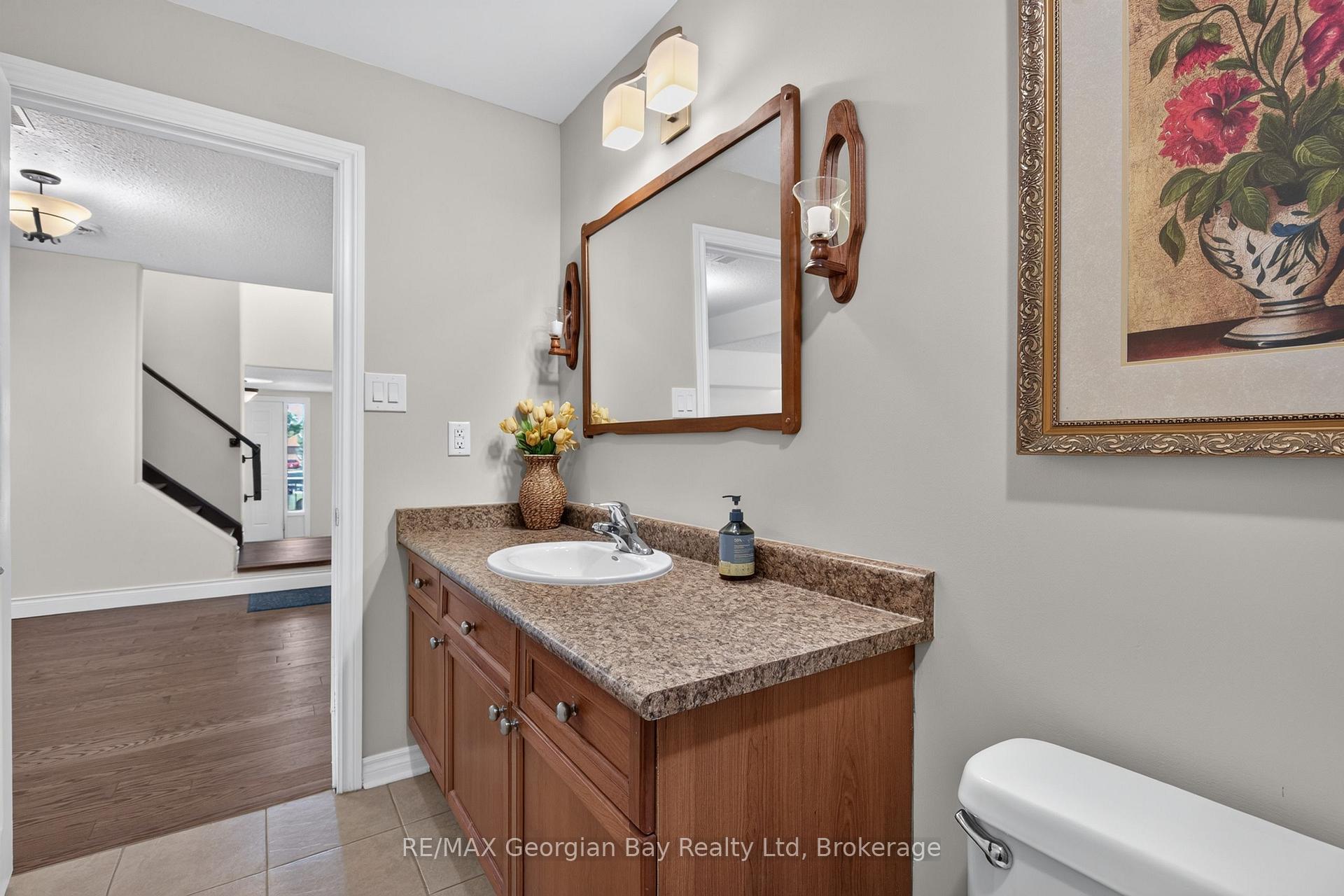 Photo 10 of 423 Irwin Street, Midland — HOMEH