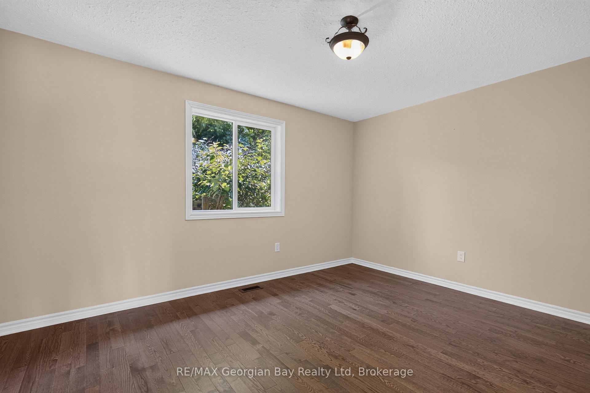 Photo 21 of 423 Irwin Street, Midland — HOMEH