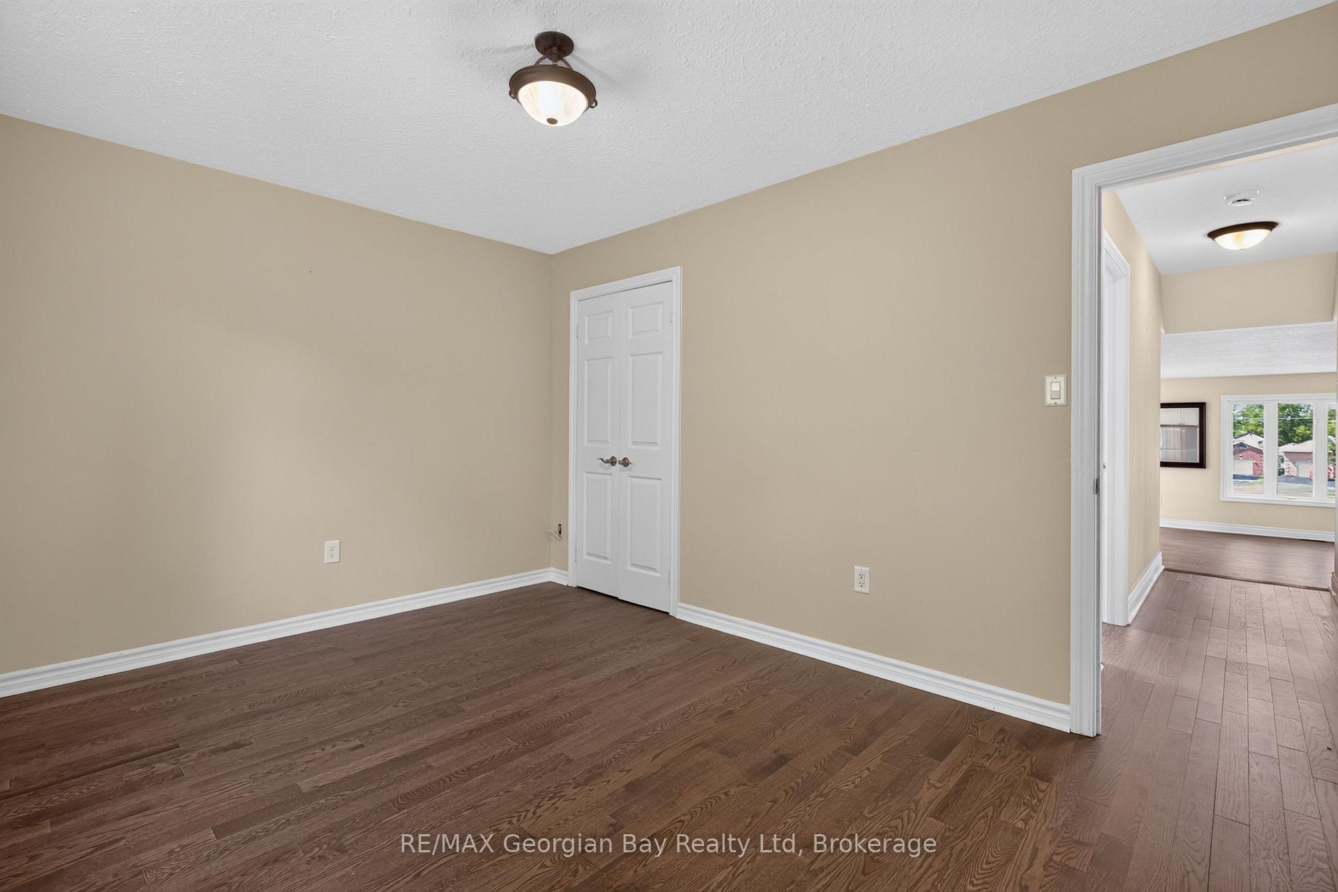 Photo 22 of 423 Irwin Street, Midland — HOMEH