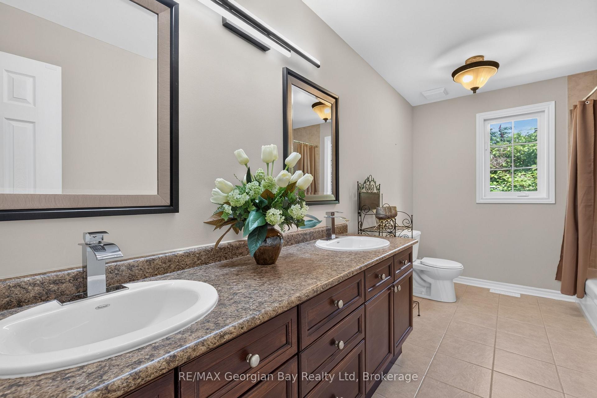 Photo 23 of 423 Irwin Street, Midland — HOMEH