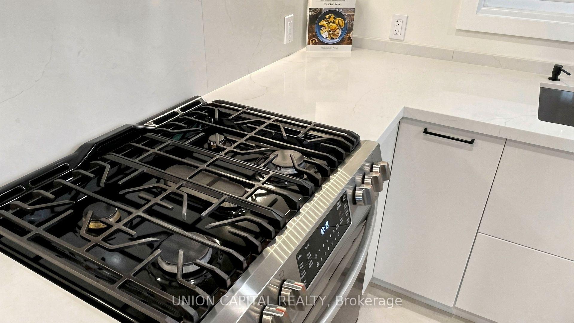 Photo 17 of 944 Dundas Street E, Toronto, South Riverdale — HOMEH