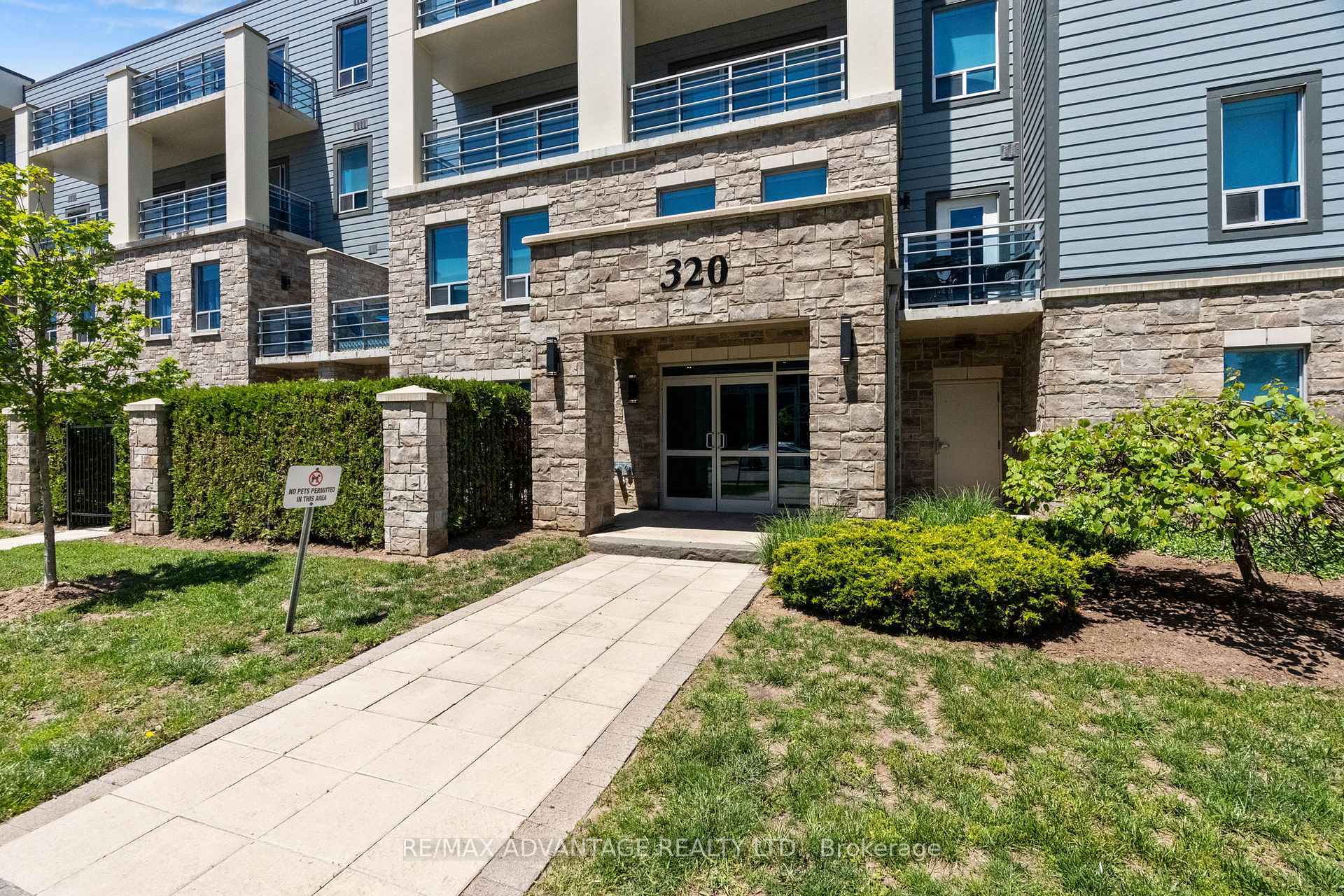 Photo 2 of Unit 109, 320 Sugarcreek Trail, London, North N — HOMEH