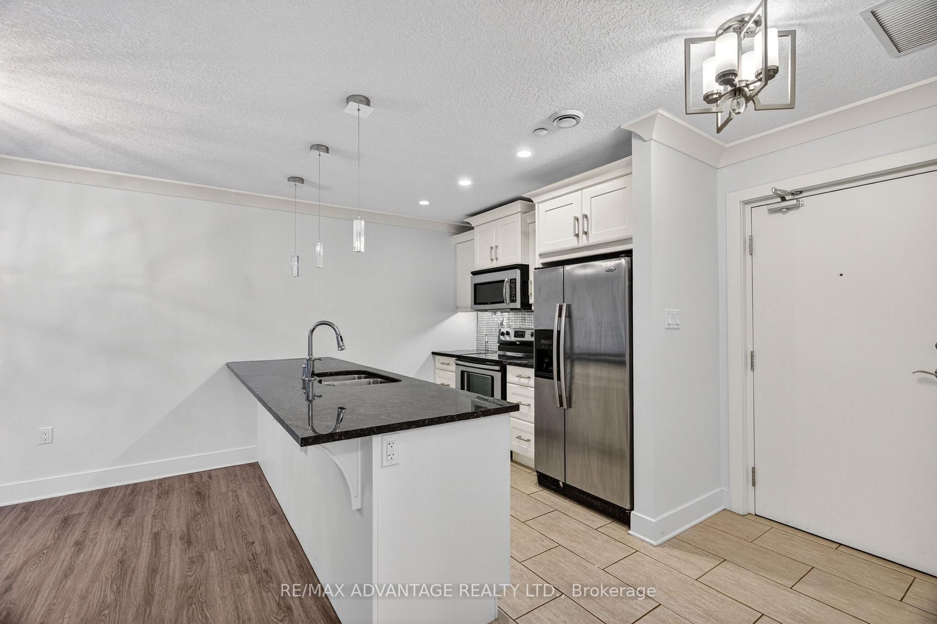 Photo 5 of Unit 109, 320 Sugarcreek Trail, London, North N — HOMEH
