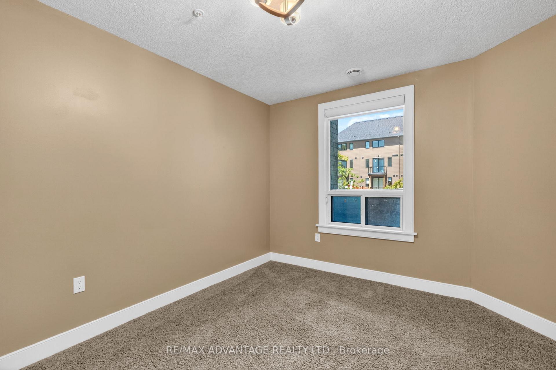 Photo 17 of Unit 109, 320 Sugarcreek Trail, London, North N — HOMEH