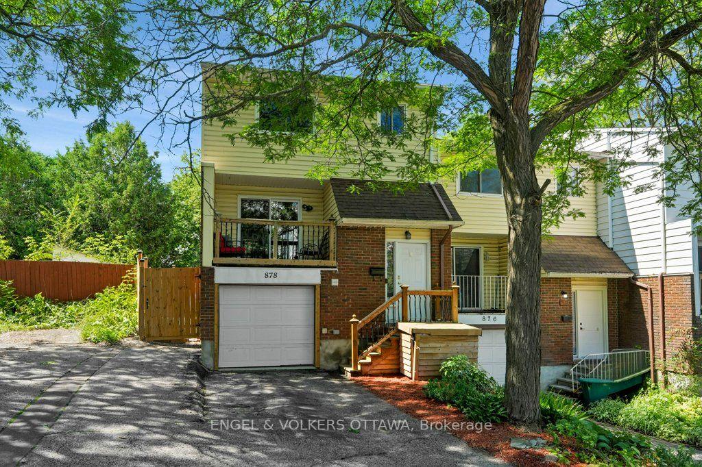 Front of 878 Grenon Avenue